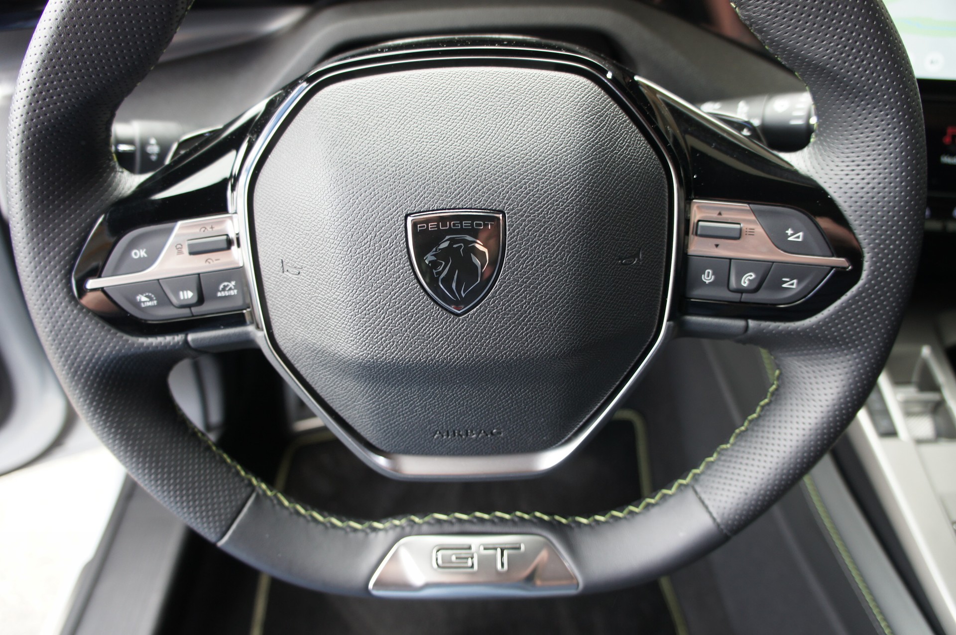 PEUGEOT 308 1.2 HEV 145 GT-image-22