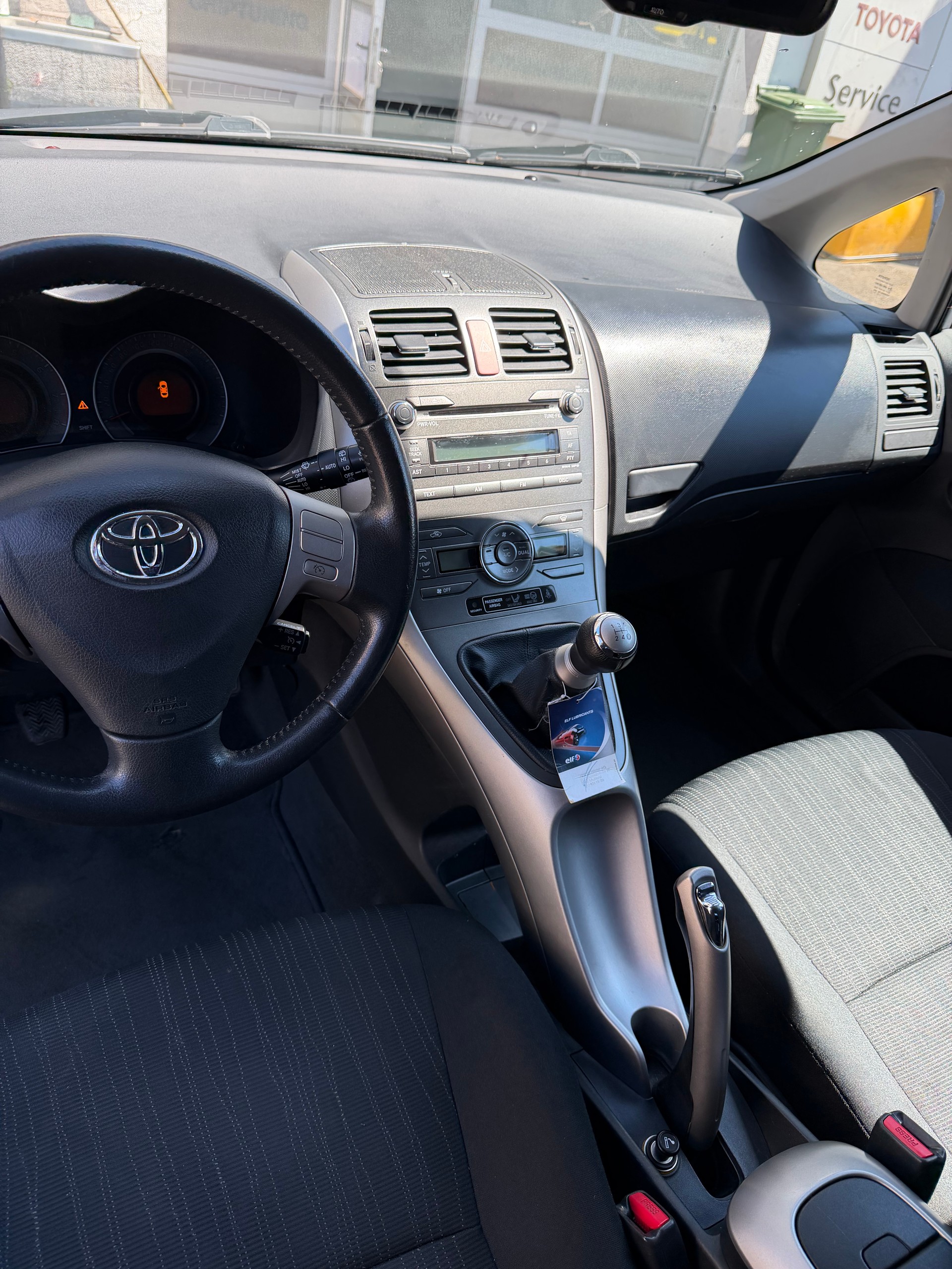 TOYOTA Auris 1.6 Linea Luna-image-9