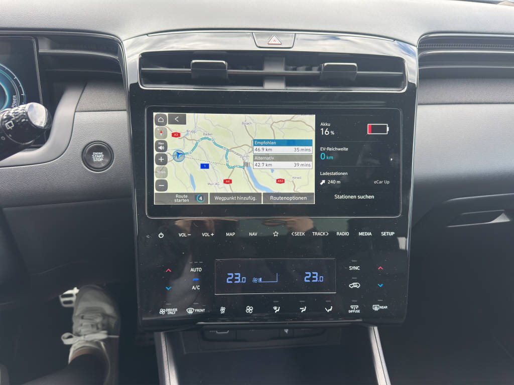HYUNDAI Tucson 1.6 T-GDi PHEV N-Line LUX.pack 4WD-image-12