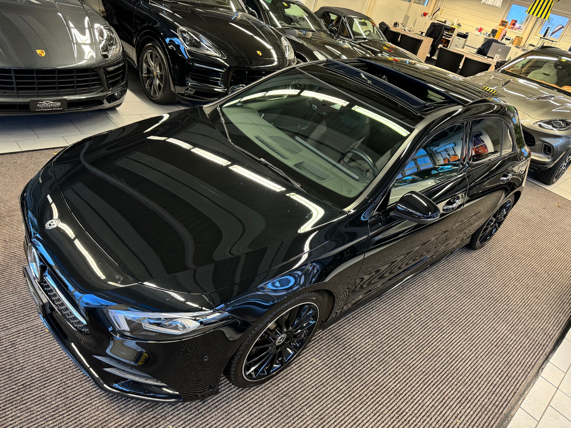 MERCEDES-BENZ A 200 AMG Line 7G-DCT | CH | Panorama | Premium PLUS | 19" | Head Up | 360 Kamera |-image-63