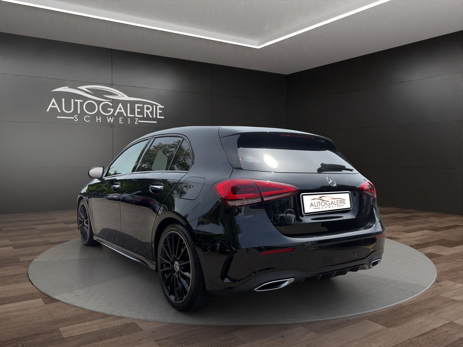 MERCEDES-BENZ A 200 AMG Line 7G-DCT | CH | Panorama | Premium PLUS | 19" | Head Up | 360 Kamera |-image-4