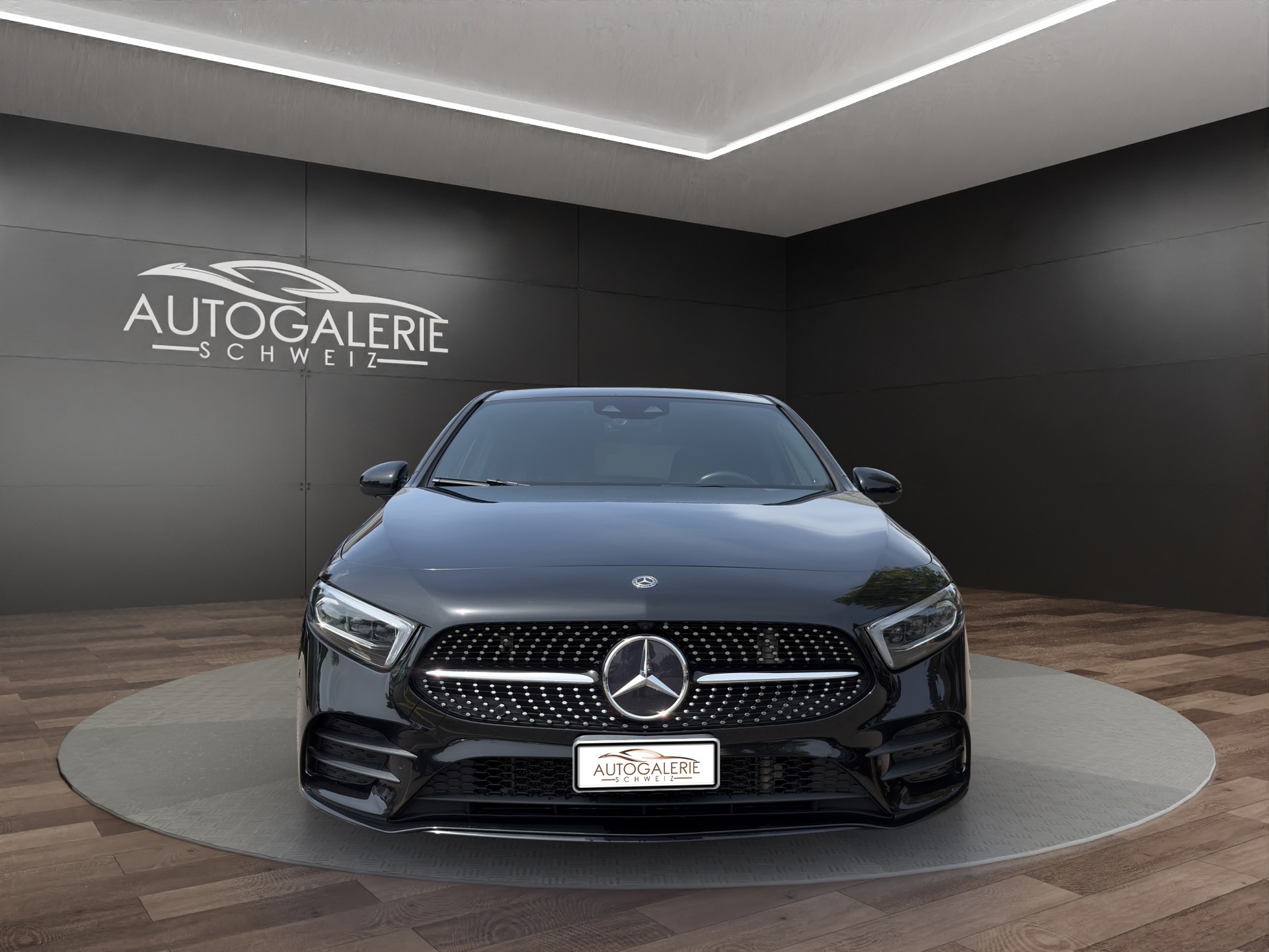 MERCEDES-BENZ A 200 AMG Line 7G-DCT | CH | Panorama | Premium PLUS | 19" | Head Up | 360 Kamera |-showroom-element-1