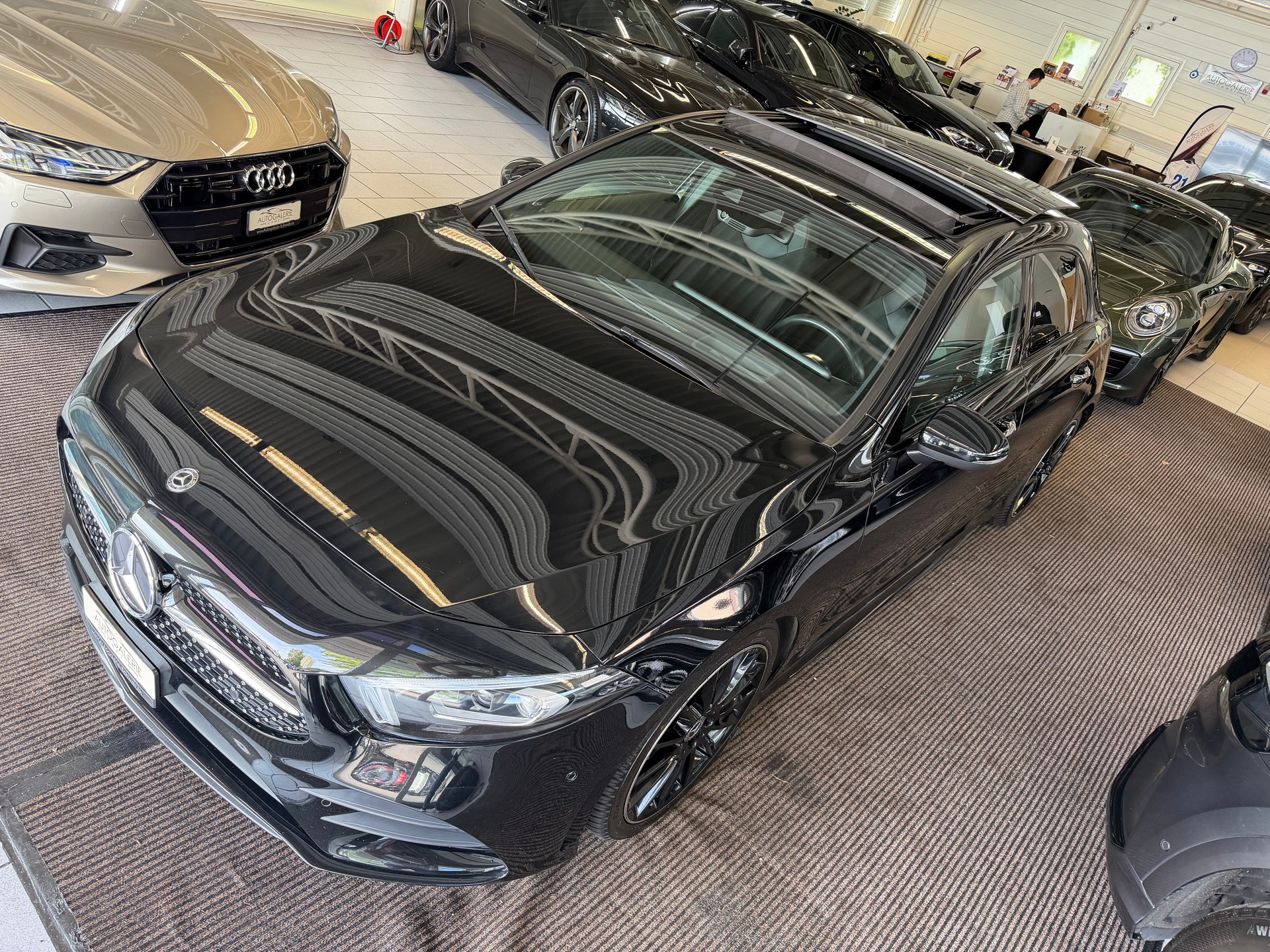 MERCEDES-BENZ A 200 AMG Line 7G-DCT | CH | Panorama | Premium PLUS | 19" | Head Up | 360 Kamera |-image-34