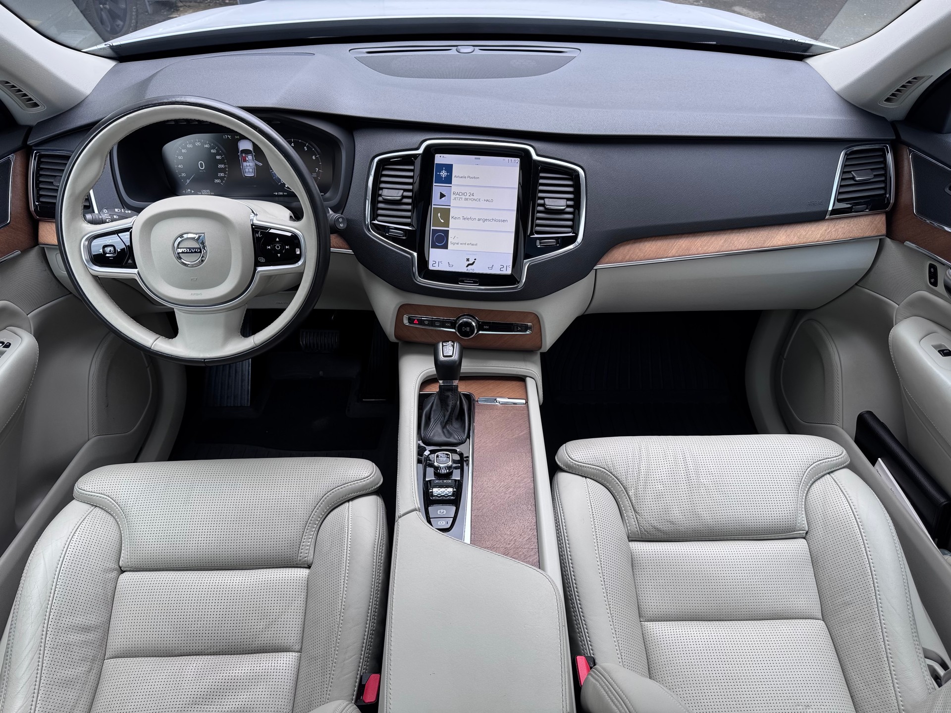 VOLVO XC90 T6 AWD Inscription Geartronic-image-4