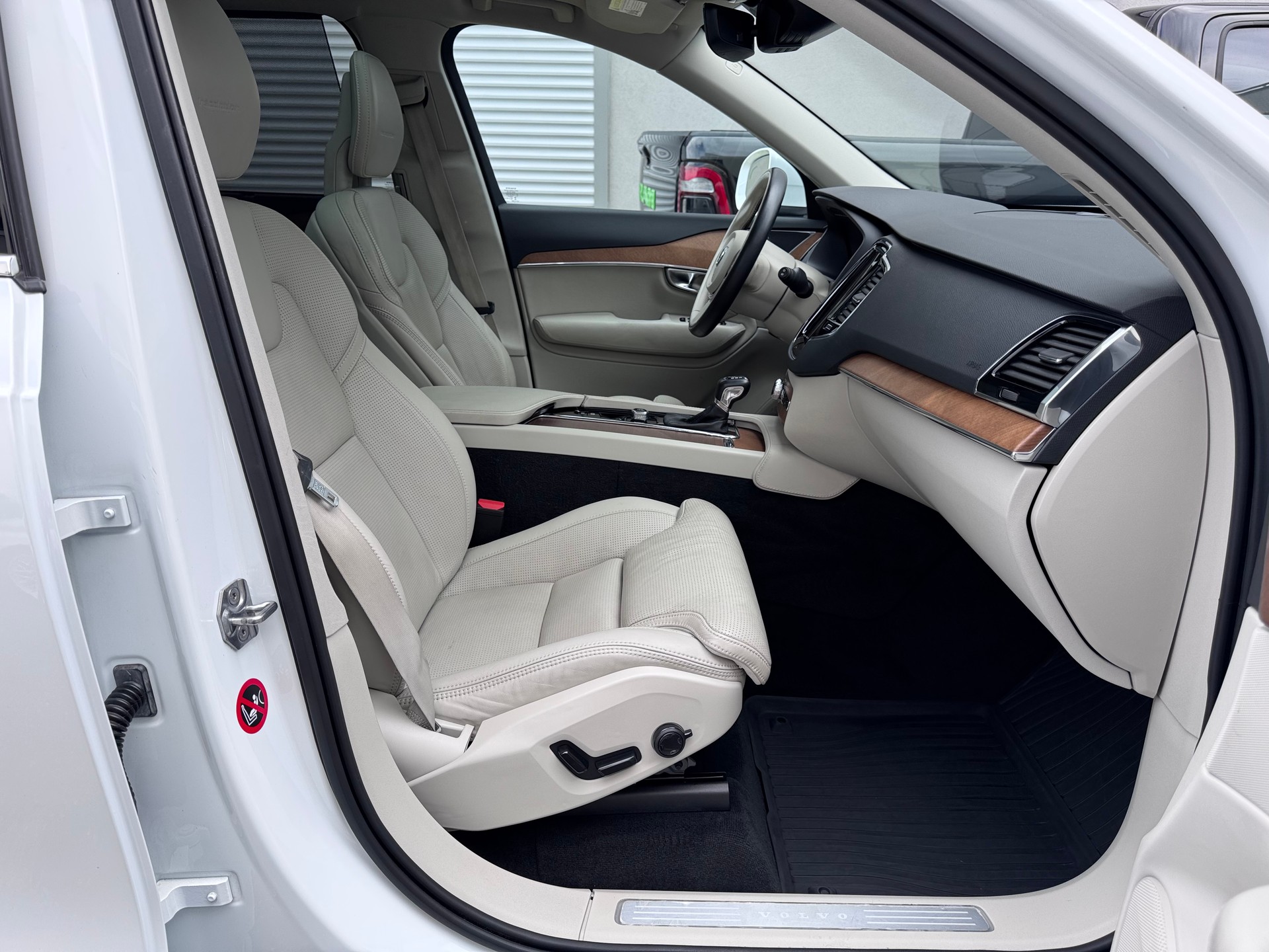 VOLVO XC90 T6 AWD Inscription Geartronic-image-8