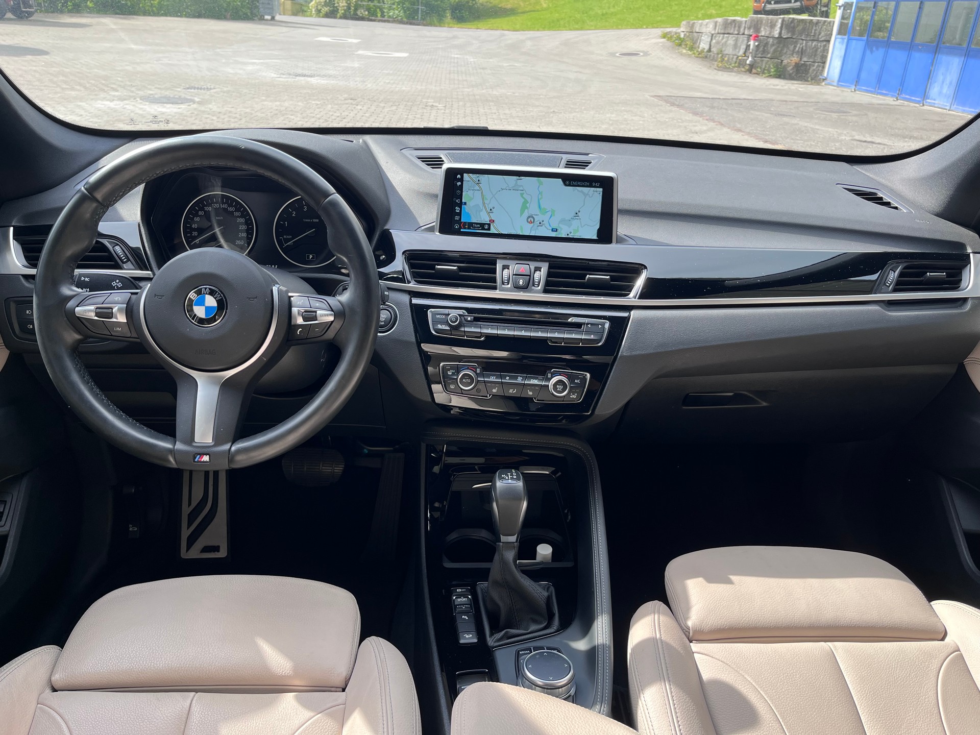 BMW X1 xDrive 25i M-Sportpaket-image-4