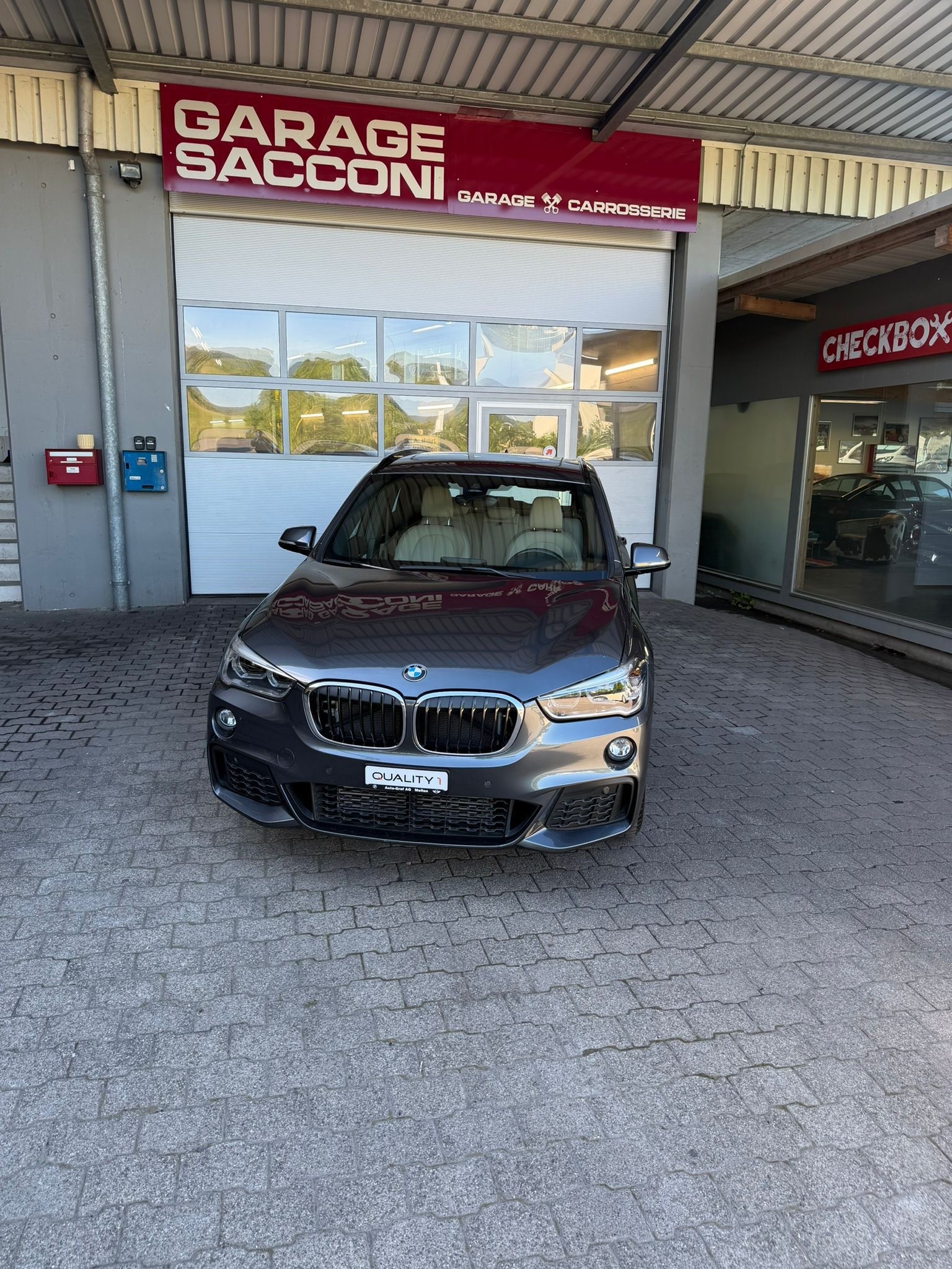 BMW X1 xDrive 25i M-Sportpaket-image-2