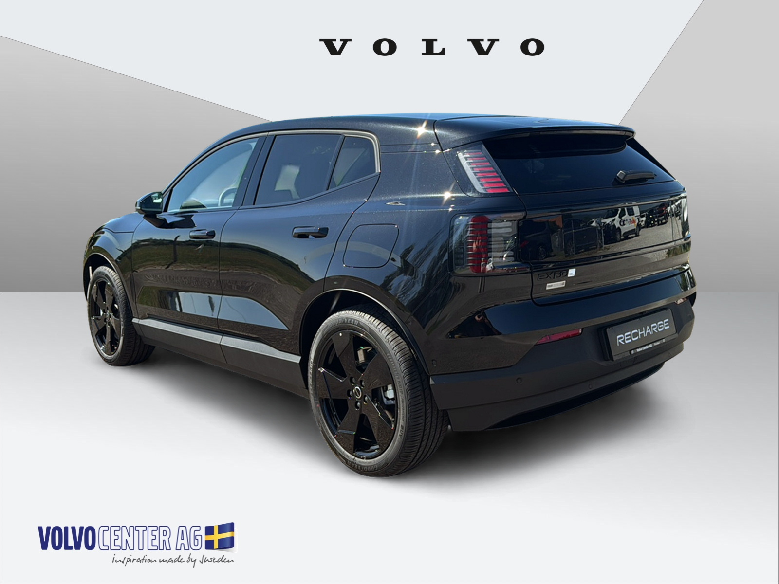 VOLVO EX 30 E60 Twin Ultra Performance Sw. Black Ed. AWD-image-2
