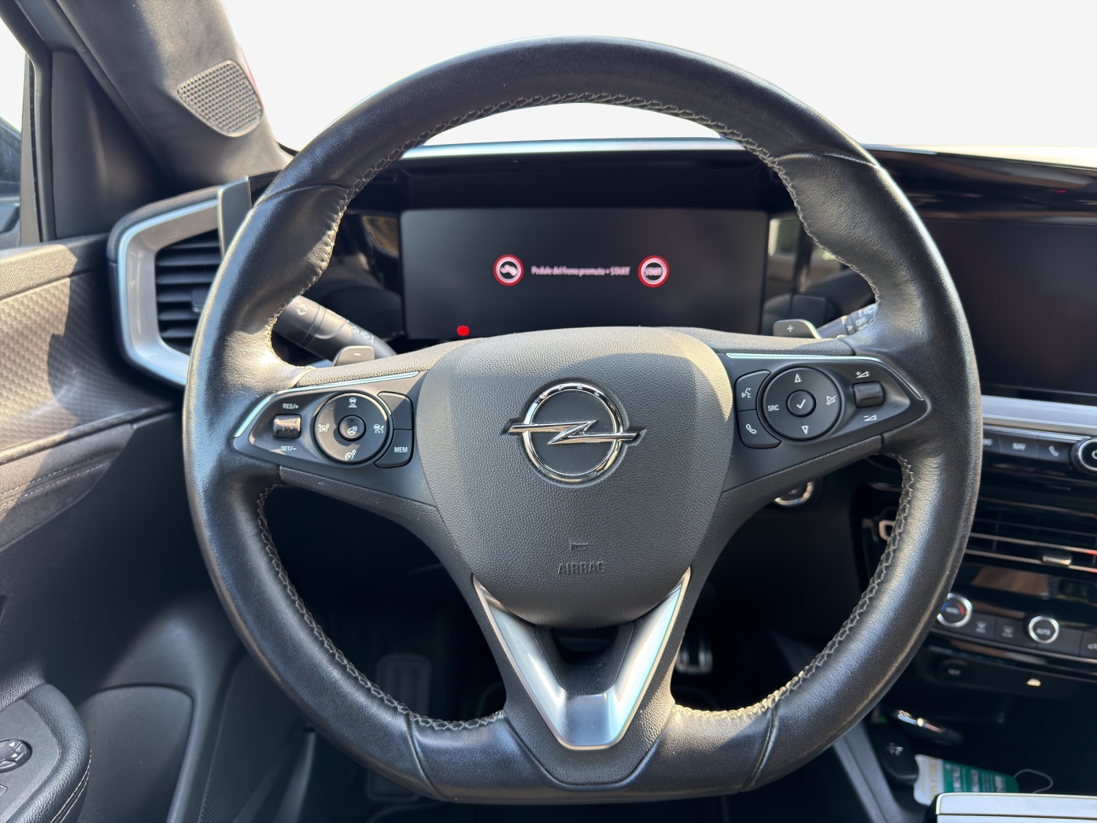 OPEL Mokka 1.2 Direct Injection Turbo Ultimate Aut.-image-9