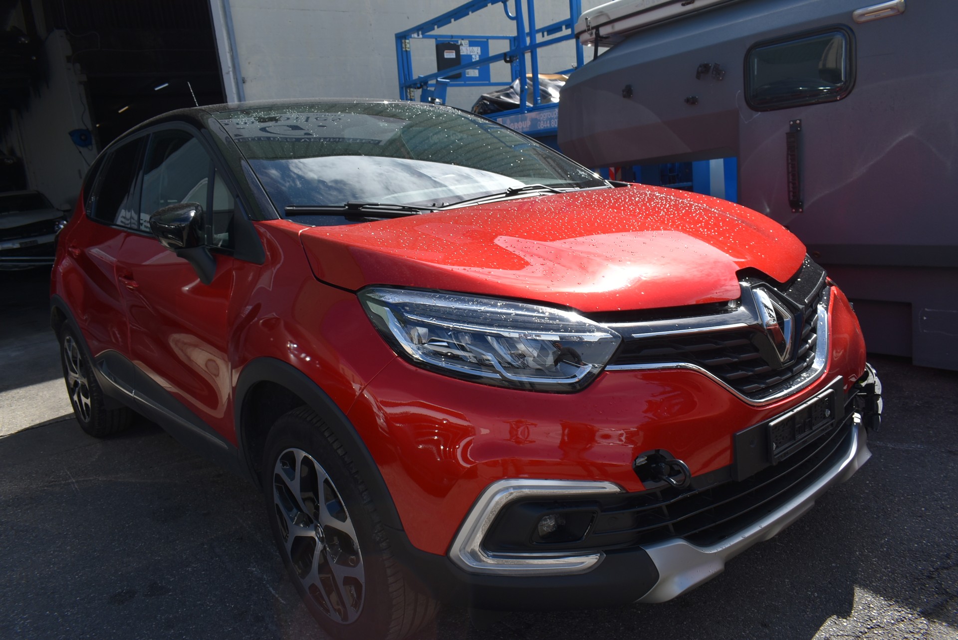RENAULT Captur 1.2 T 16V Intens EDC-image-1