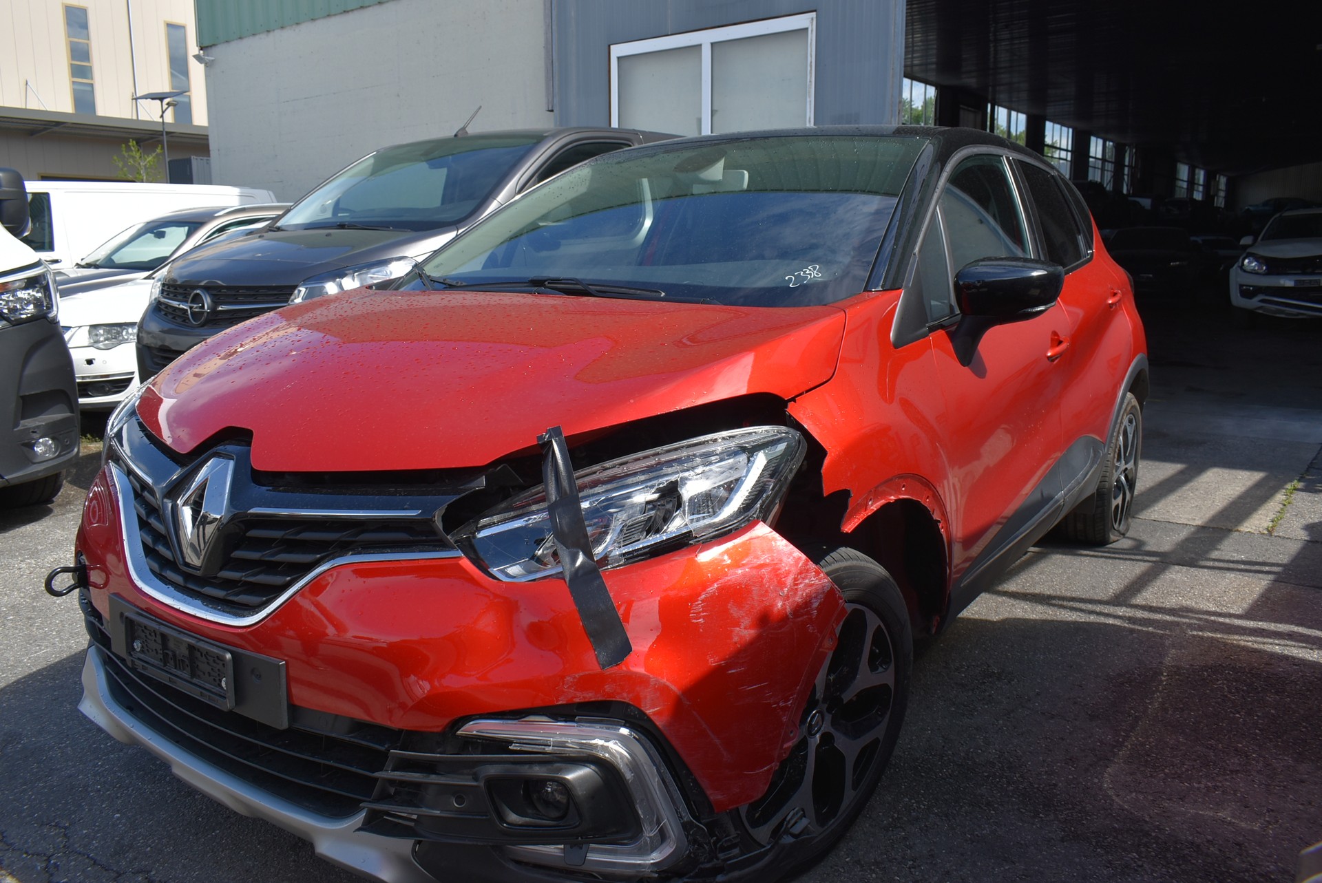 RENAULT Captur 1.2 T 16V Intens EDC-image-0