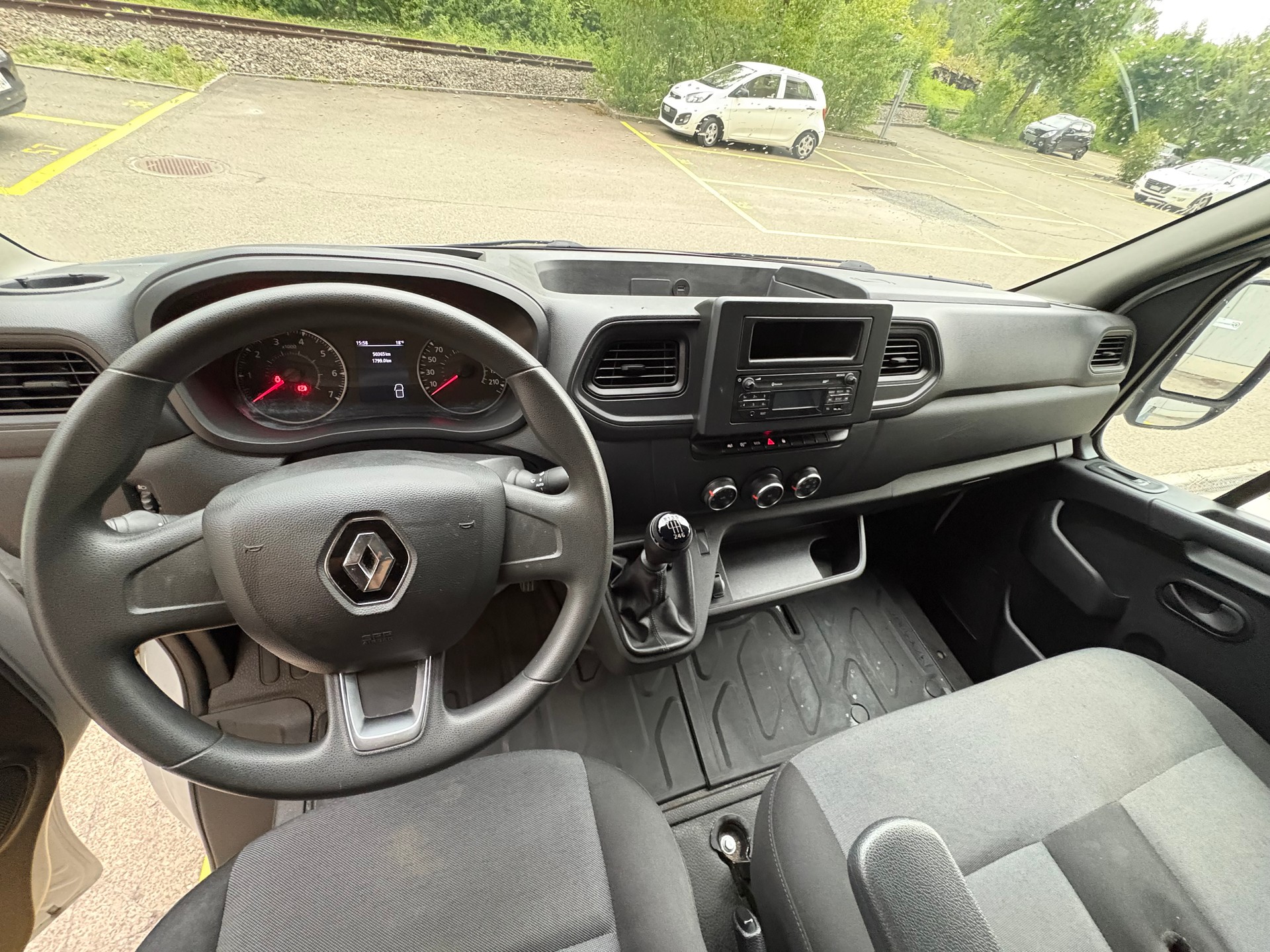 RENAULT 2.3 dCi 145 TwinTurbo-image-3