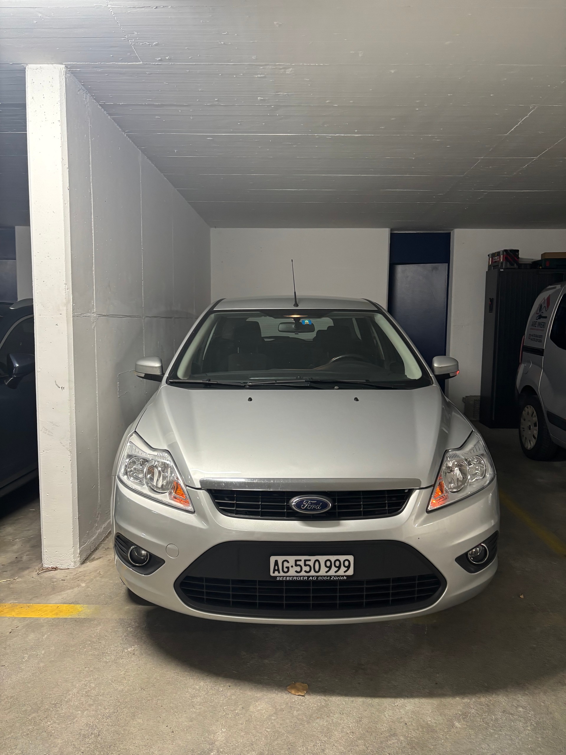 FORD 1.6i 16V Ambiente 70tkm-image-0