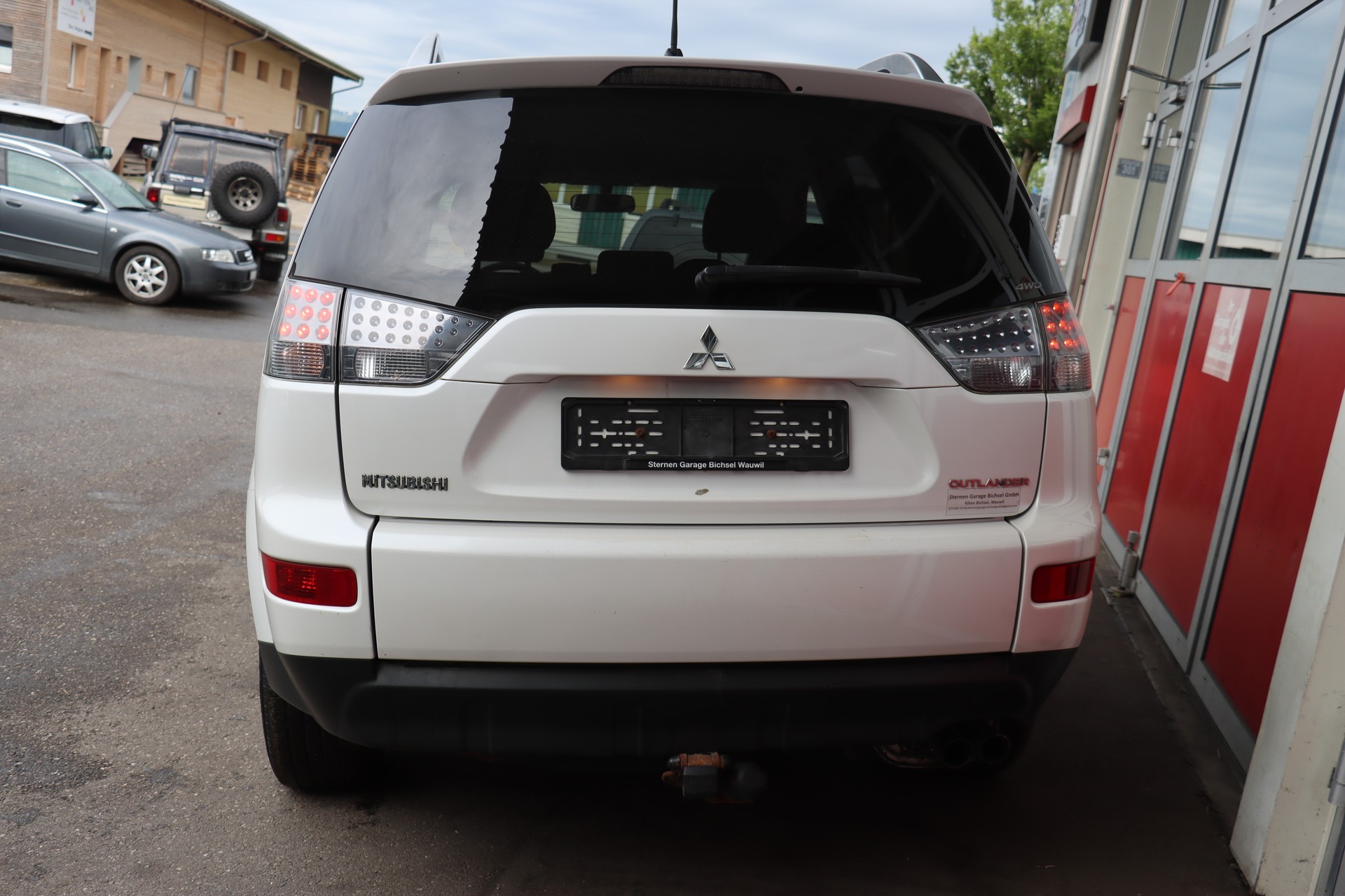 MITSUBISHI Outlander 2.0 DID Intense 4WD-image-6