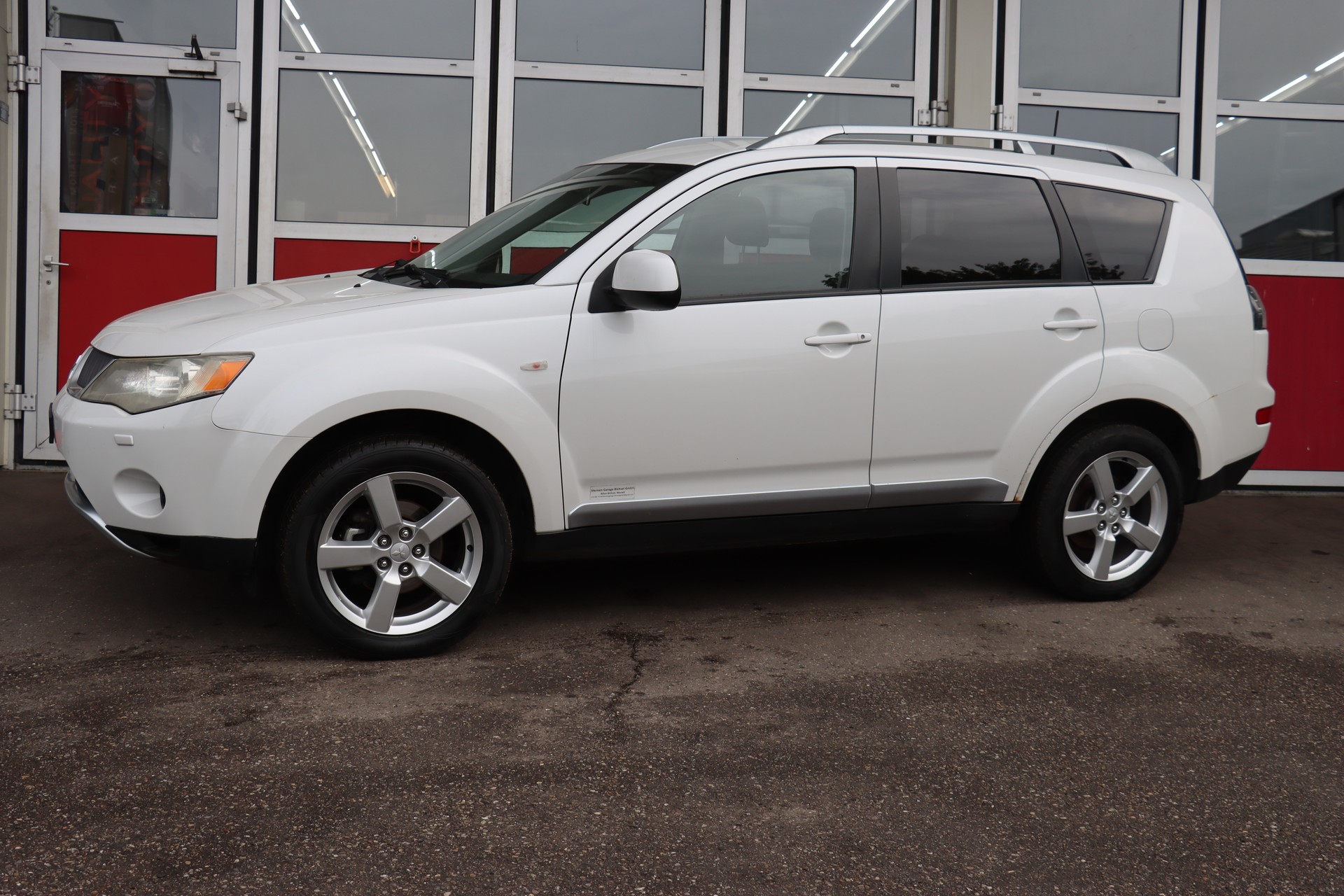 MITSUBISHI Outlander 2.0 DID Intense 4WD-image-4