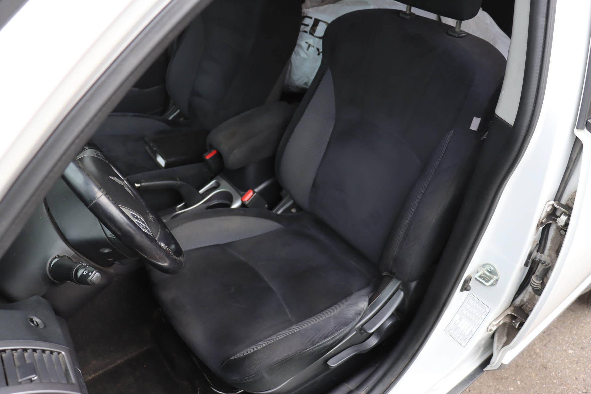 MITSUBISHI Outlander 2.0 DID Intense 4WD-image-11