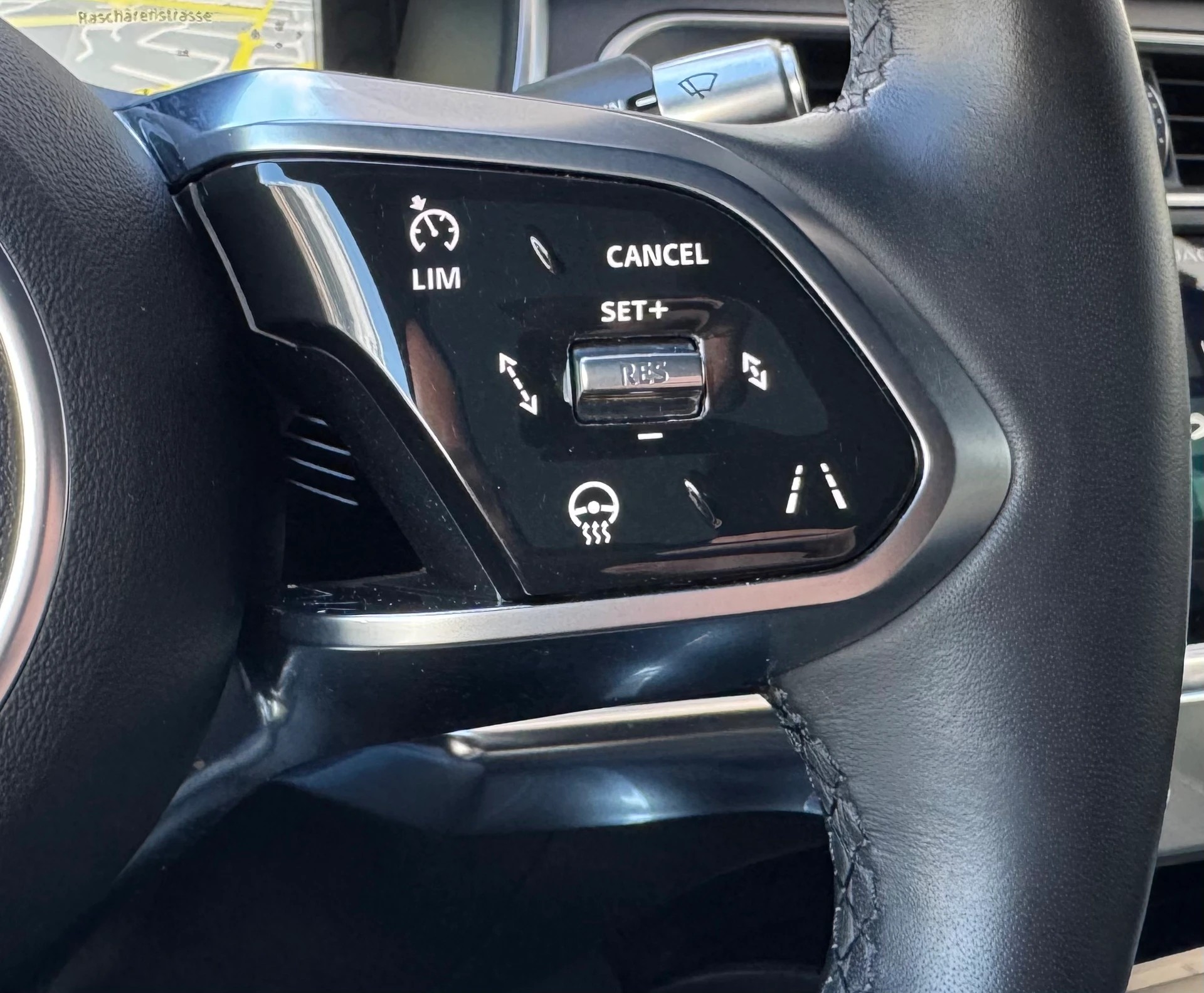 JAGUAR I-Pace EV400 SE AWD-image-14