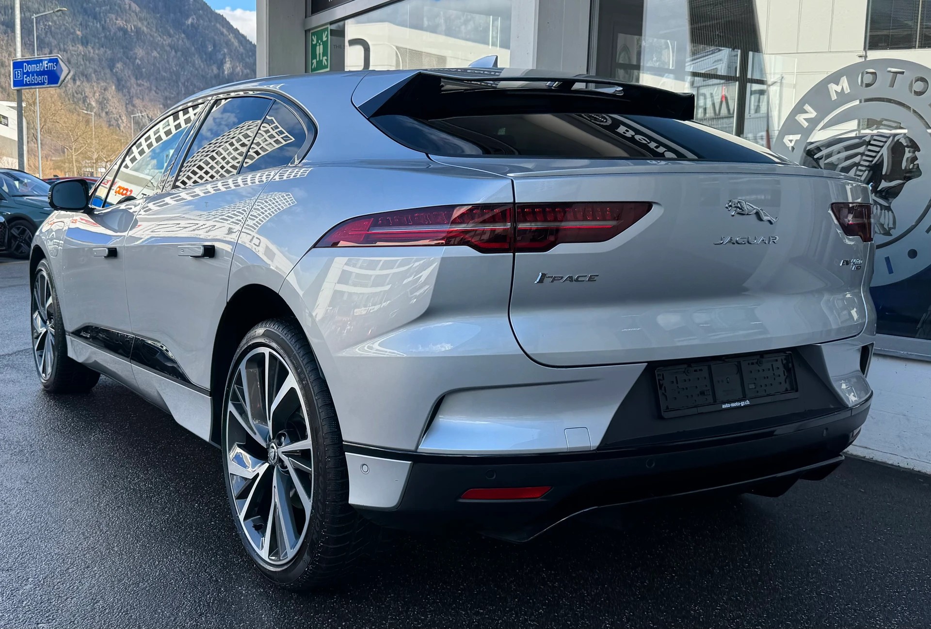 JAGUAR I-Pace EV400 SE AWD-image-3