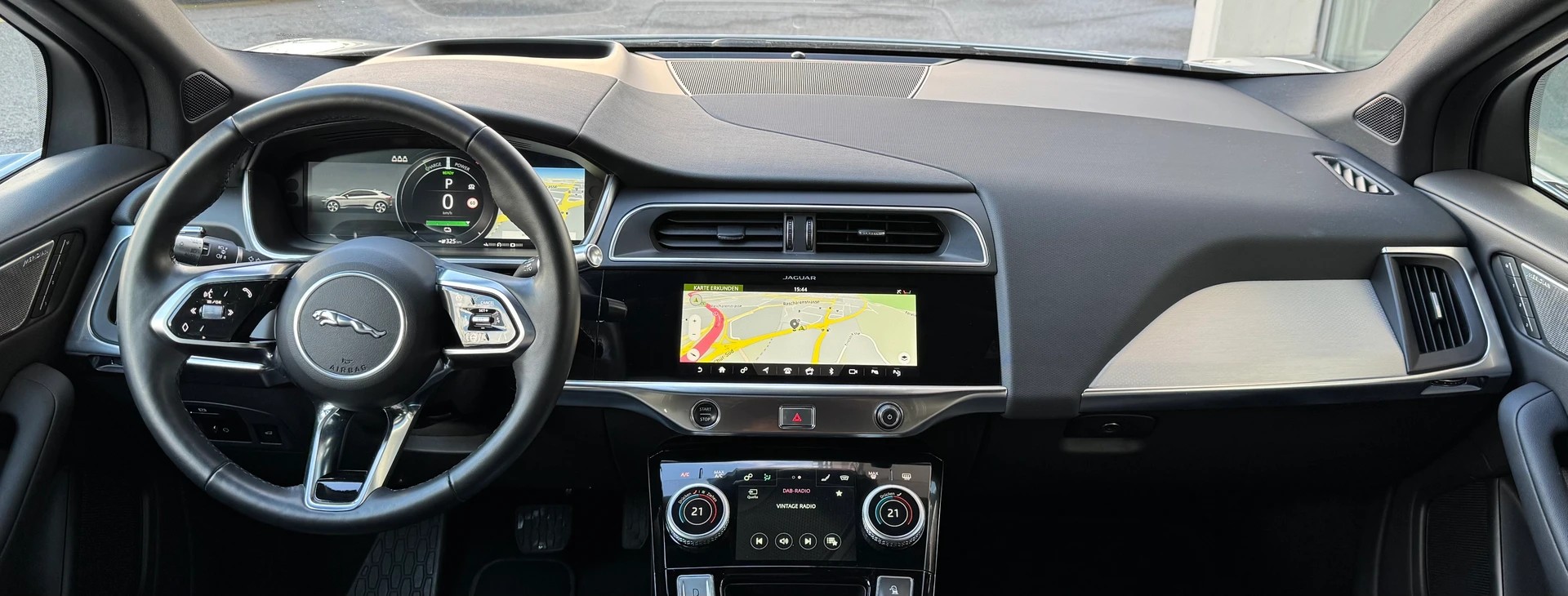 JAGUAR I-Pace EV400 SE AWD-image-11