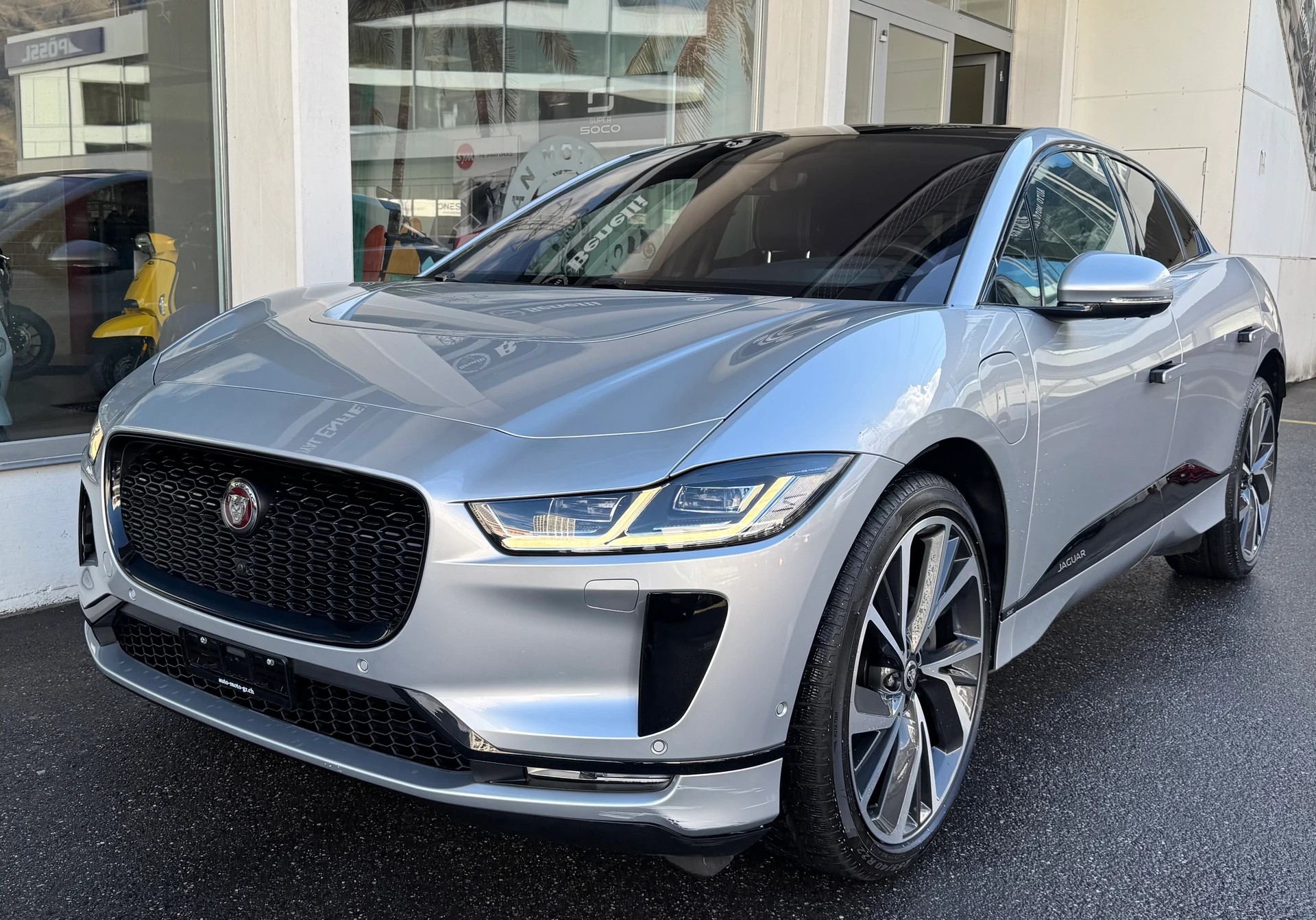 JAGUAR I-Pace EV400 SE AWD-image-5