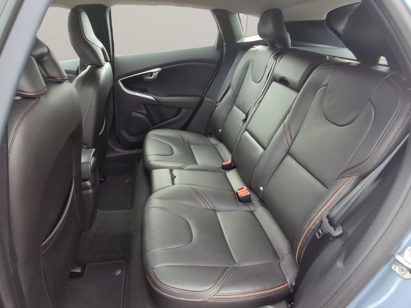 VOLVO V40 CC 2.0 T4 Sum.AWD S/S-image-13