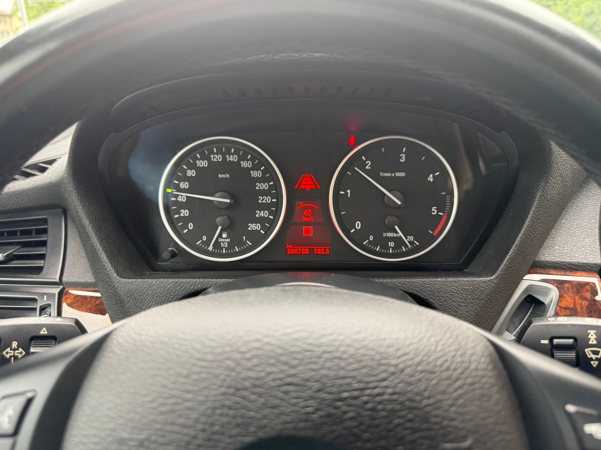 BMW X5 xDrive M Sport 40d Steptronic-image-8