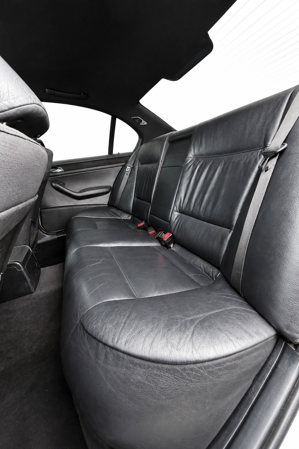 BMW 330i-image-15