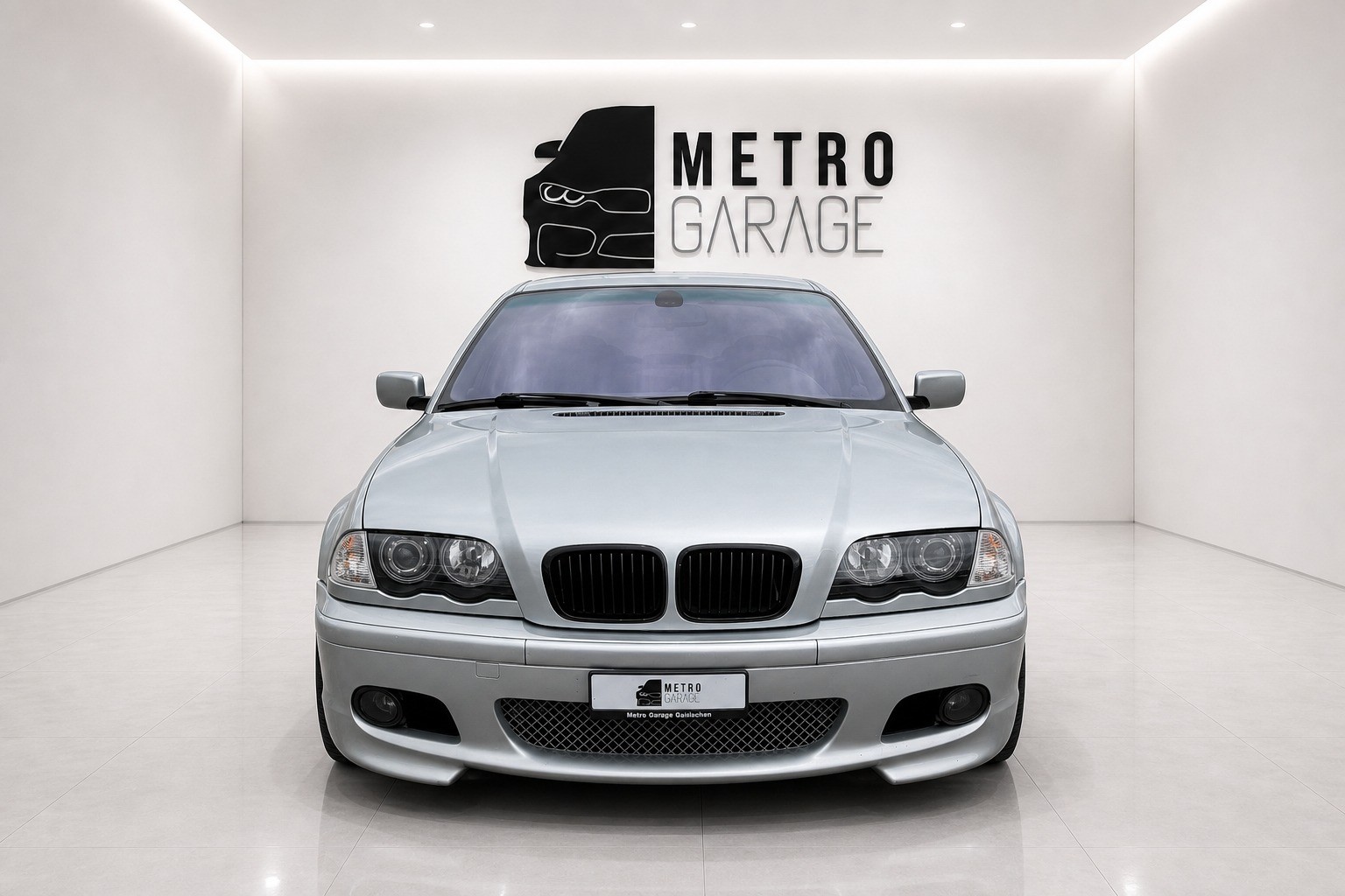 BMW 330i-image-7