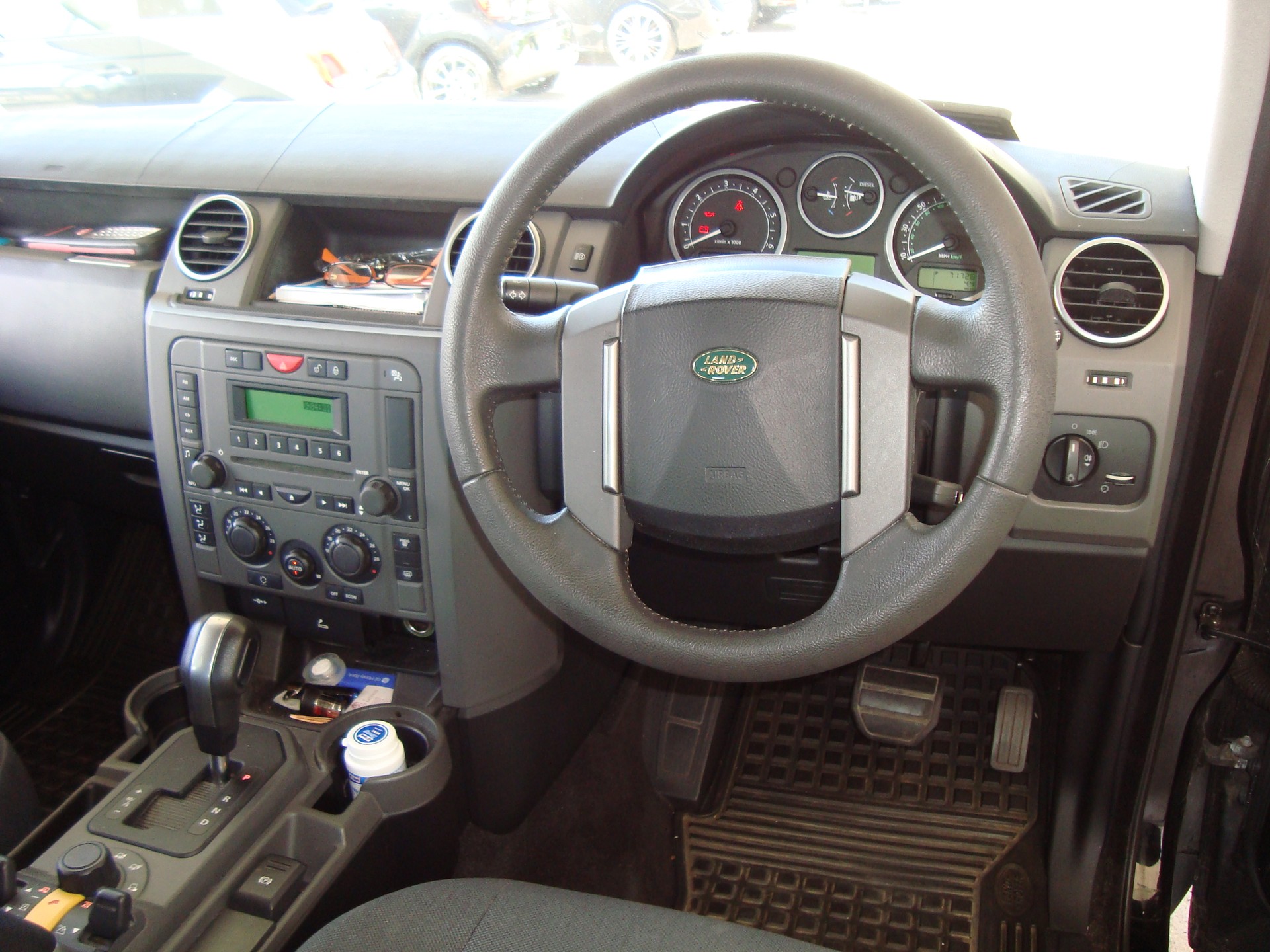 LAND ROVER Discovery 2.7d V6 S Family Edition-image-8