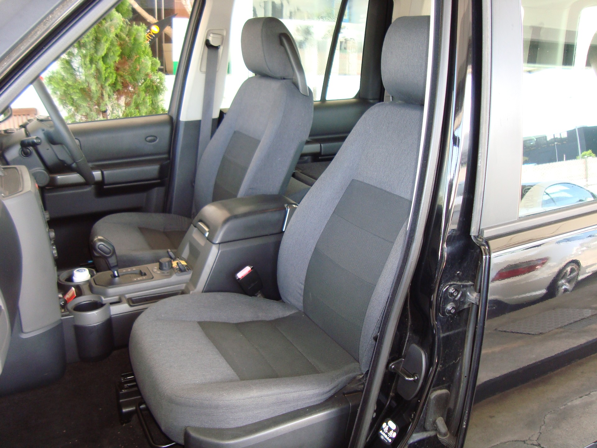 LAND ROVER Discovery 2.7d V6 S Family Edition-image-10