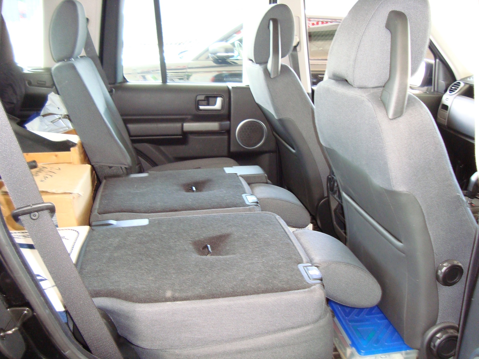 LAND ROVER Discovery 2.7d V6 S Family Edition-image-7