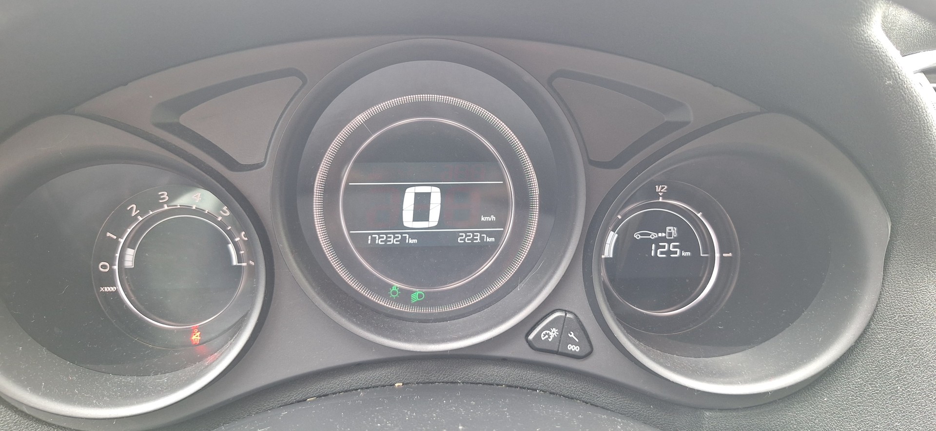 CITROEN C4 1.2 Pure Tech Feel Edition-image-25