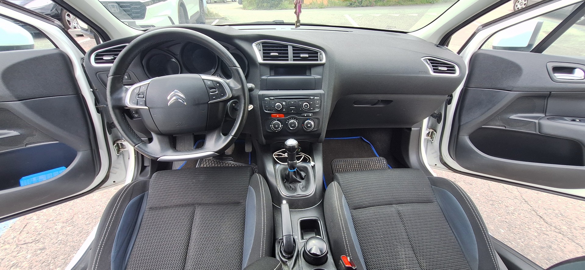 CITROEN C4 1.2 Pure Tech Feel Edition-image-22