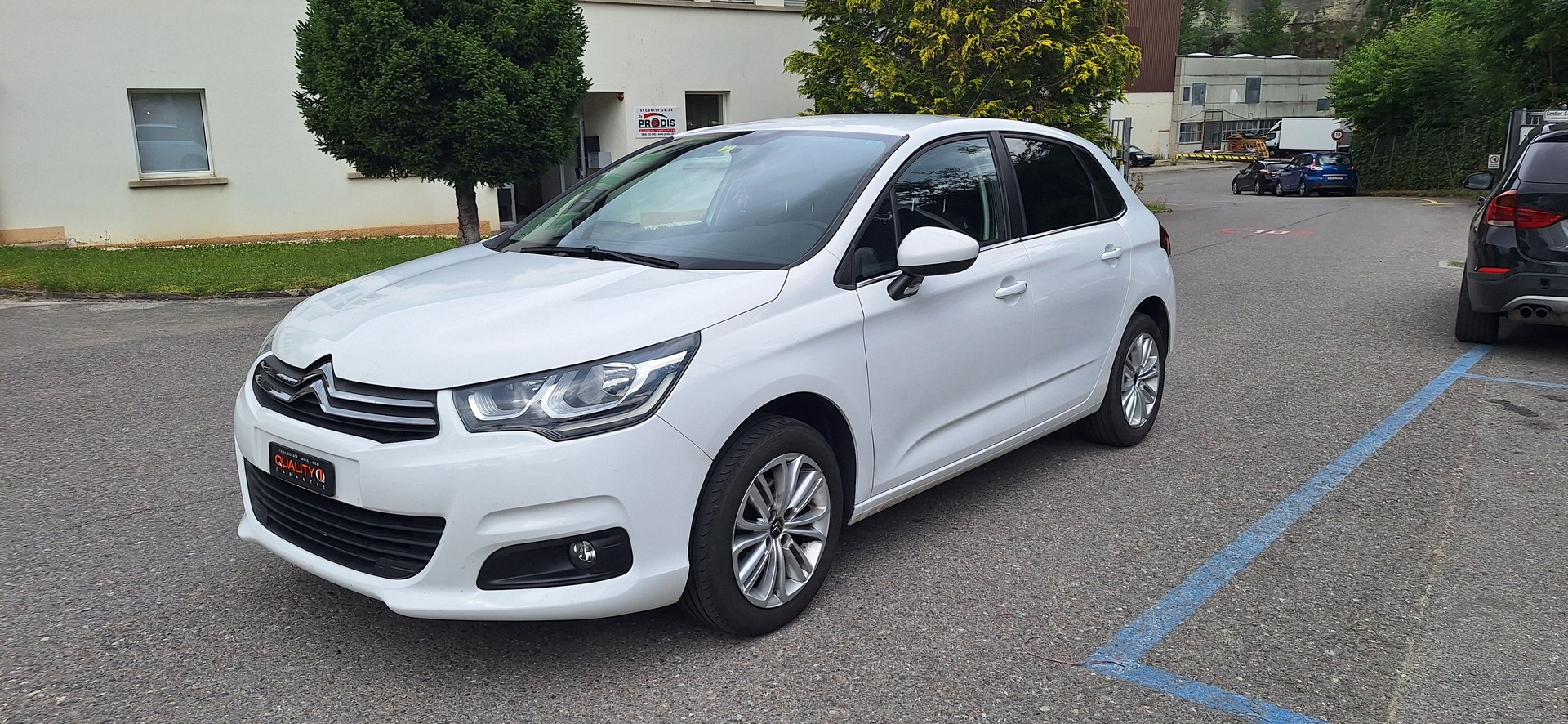 CITROEN C4 1.2 Pure Tech Feel Edition-image-1
