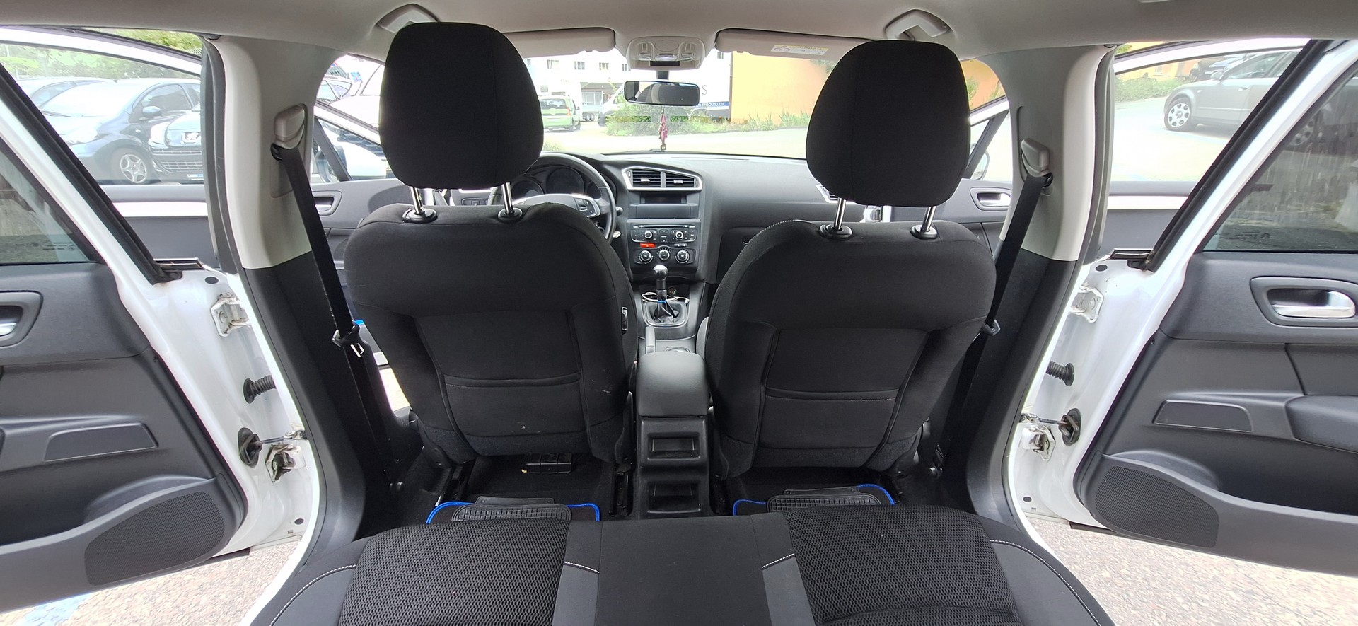 CITROEN C4 1.2 Pure Tech Feel Edition-image-21