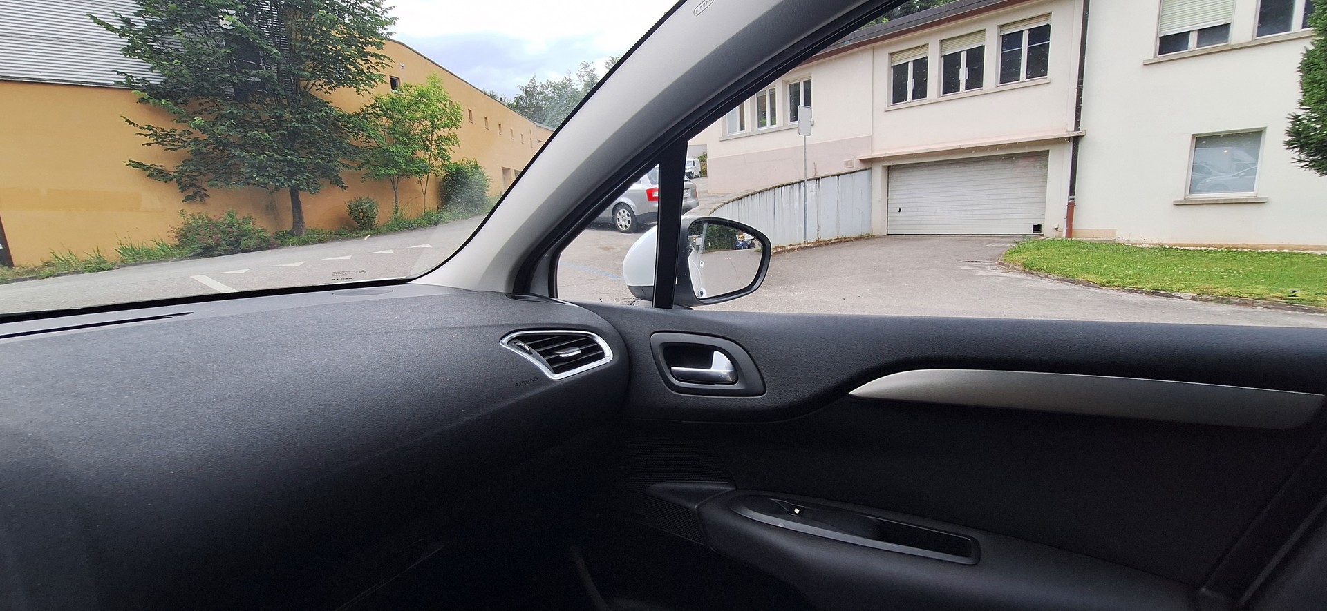 CITROEN C4 1.2 Pure Tech Feel Edition-image-23