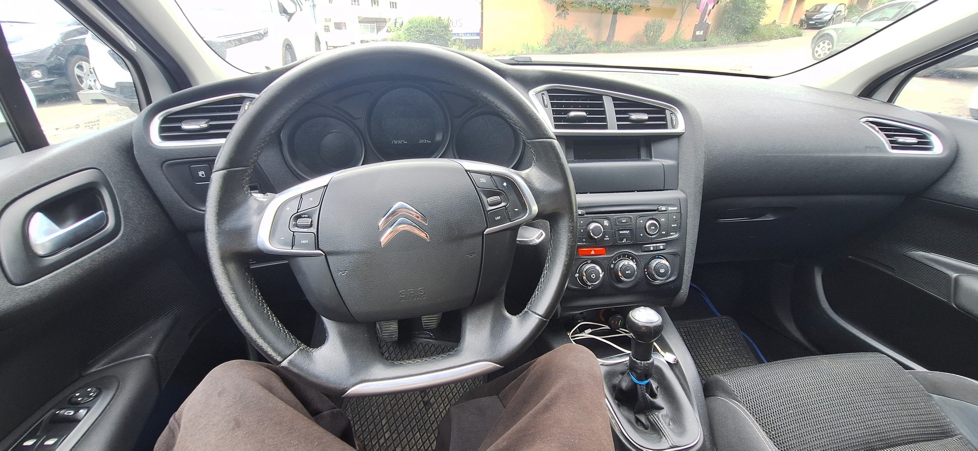 CITROEN C4 1.2 Pure Tech Feel Edition-image-24