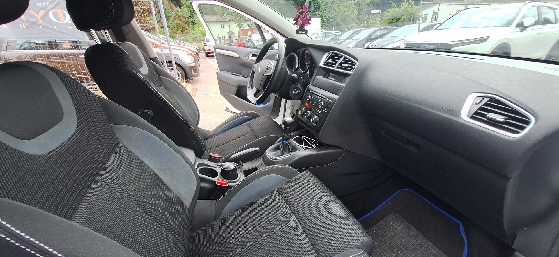 CITROEN C4 1.2 Pure Tech Feel Edition-image-12