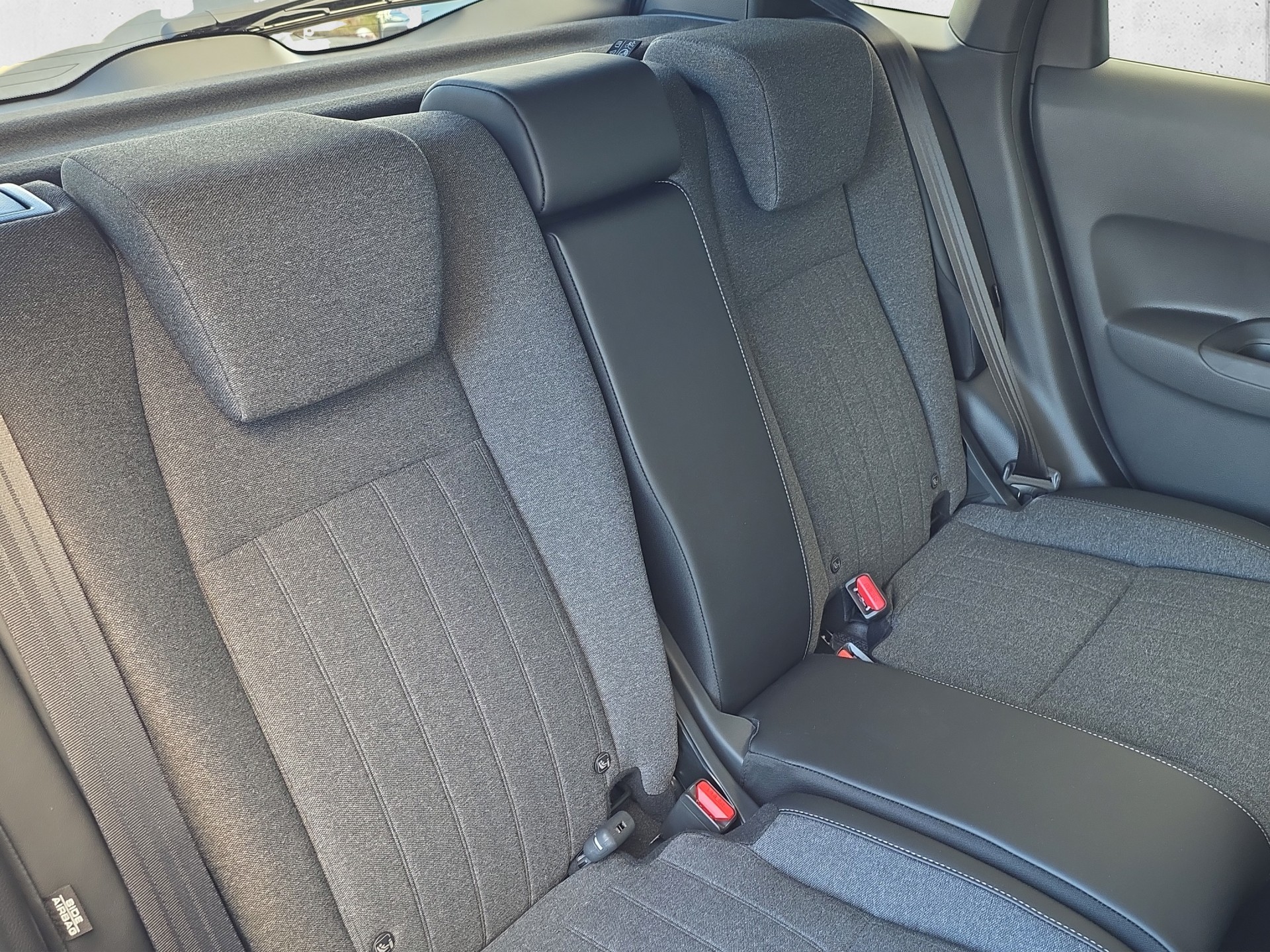 HONDA Jazz 1.5 i-MMD Advance-image-17