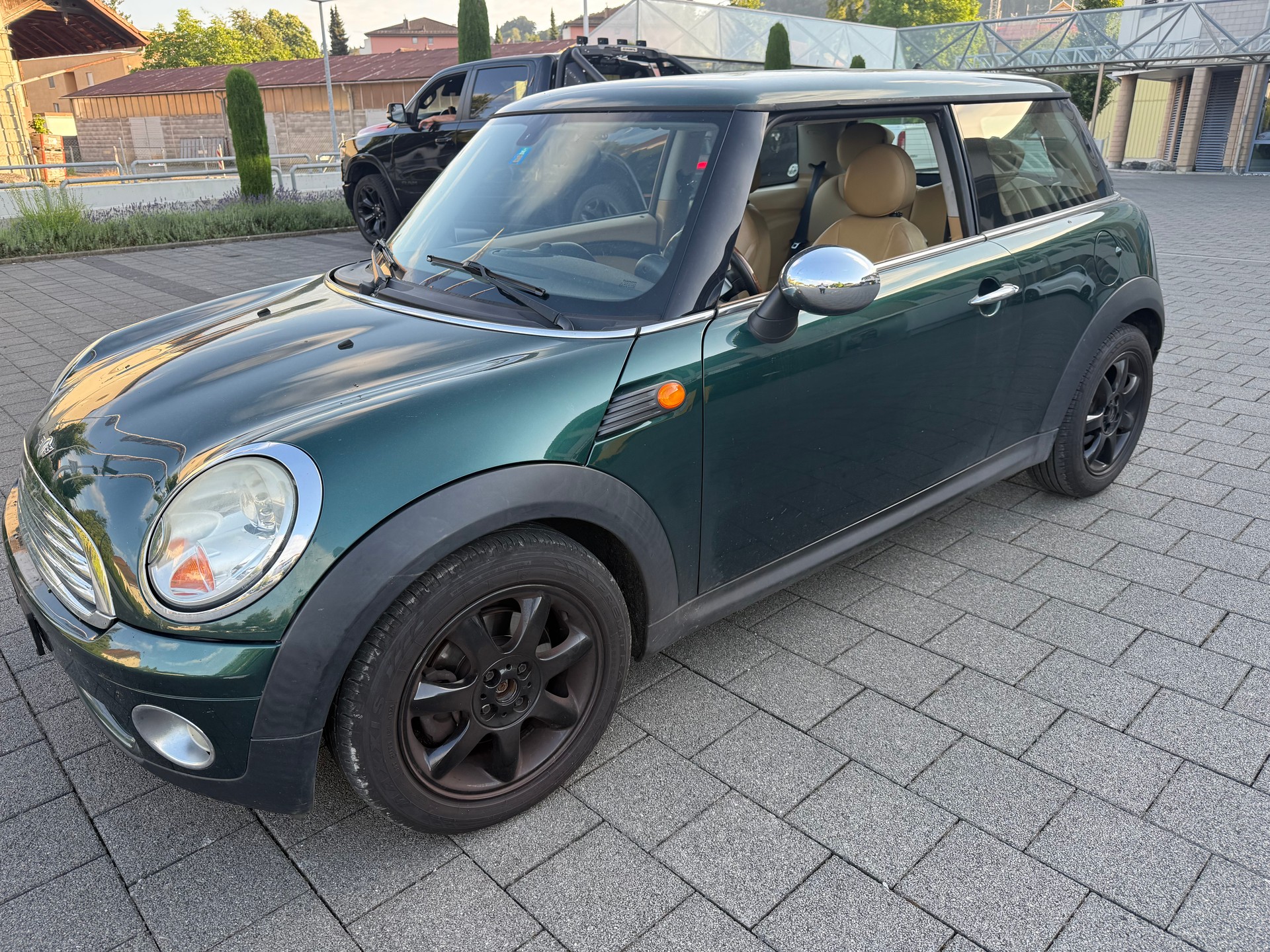 MINI Cooper-image-2