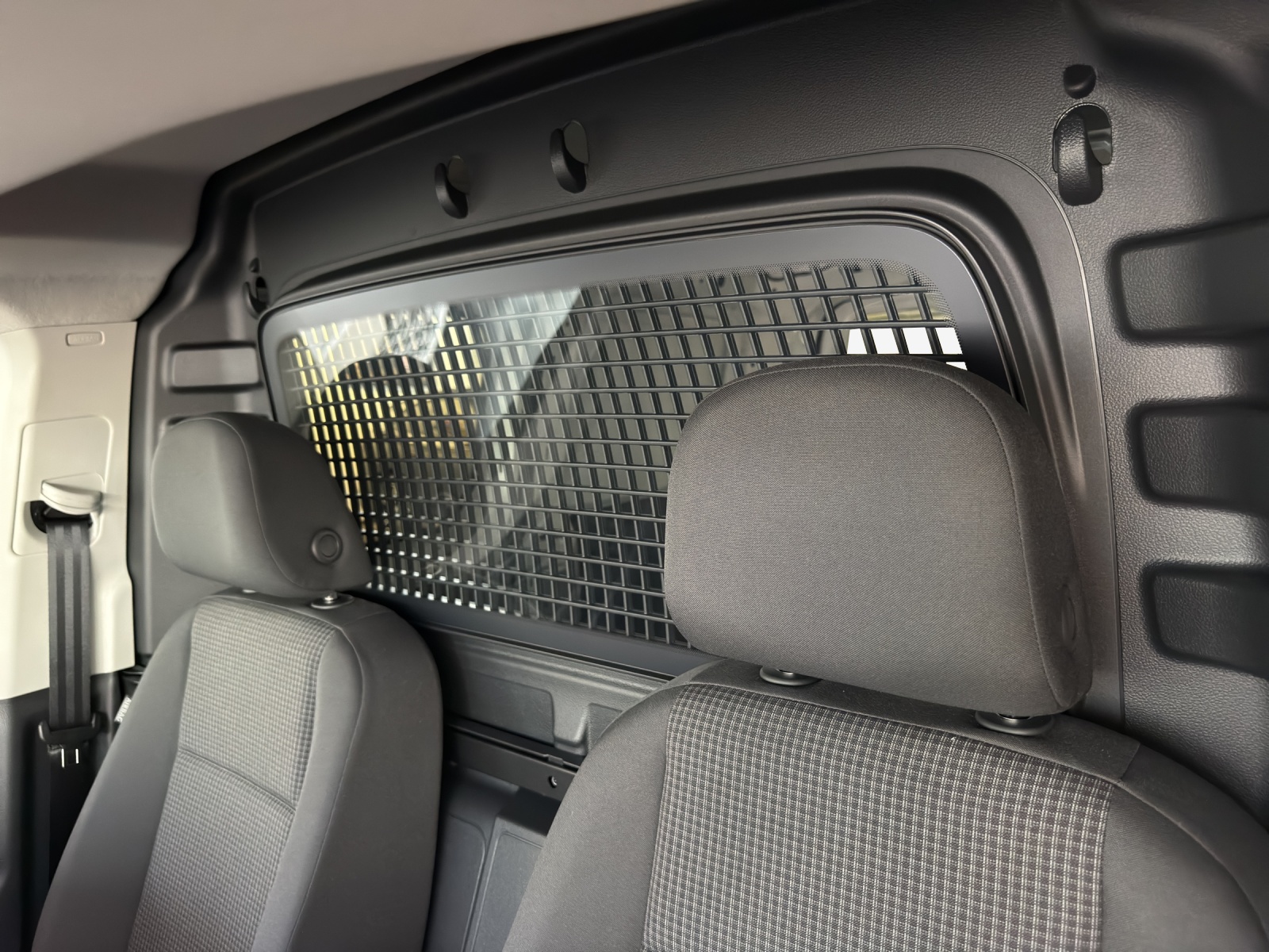 VW Caddy Cargo 1.5 TSI Plug in Hybrid DSG-image-11