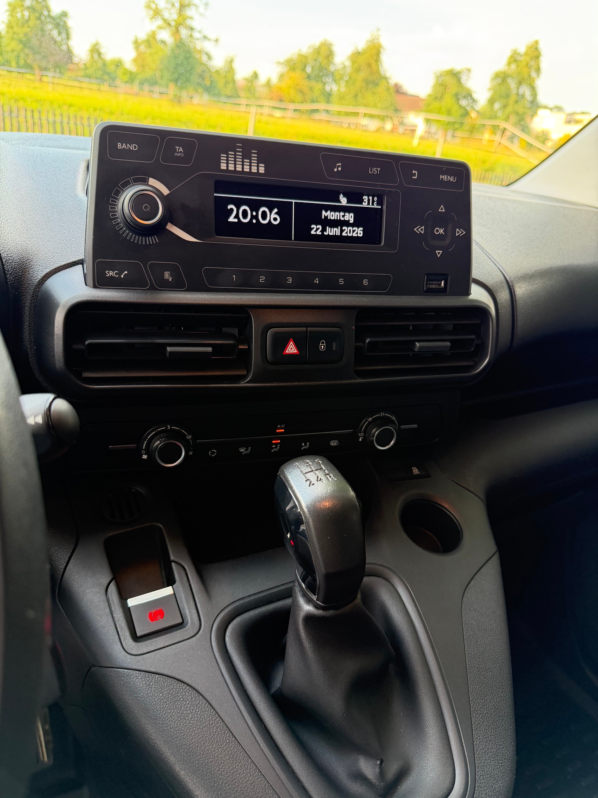 CITROEN Berlingo Van 1.5 Blue HDi 100 / Ab MFK / Service gepflegt/ 36 Monate Garantie/ Anhängerkupplung 1350kg / Klima / Tempomat-image-13