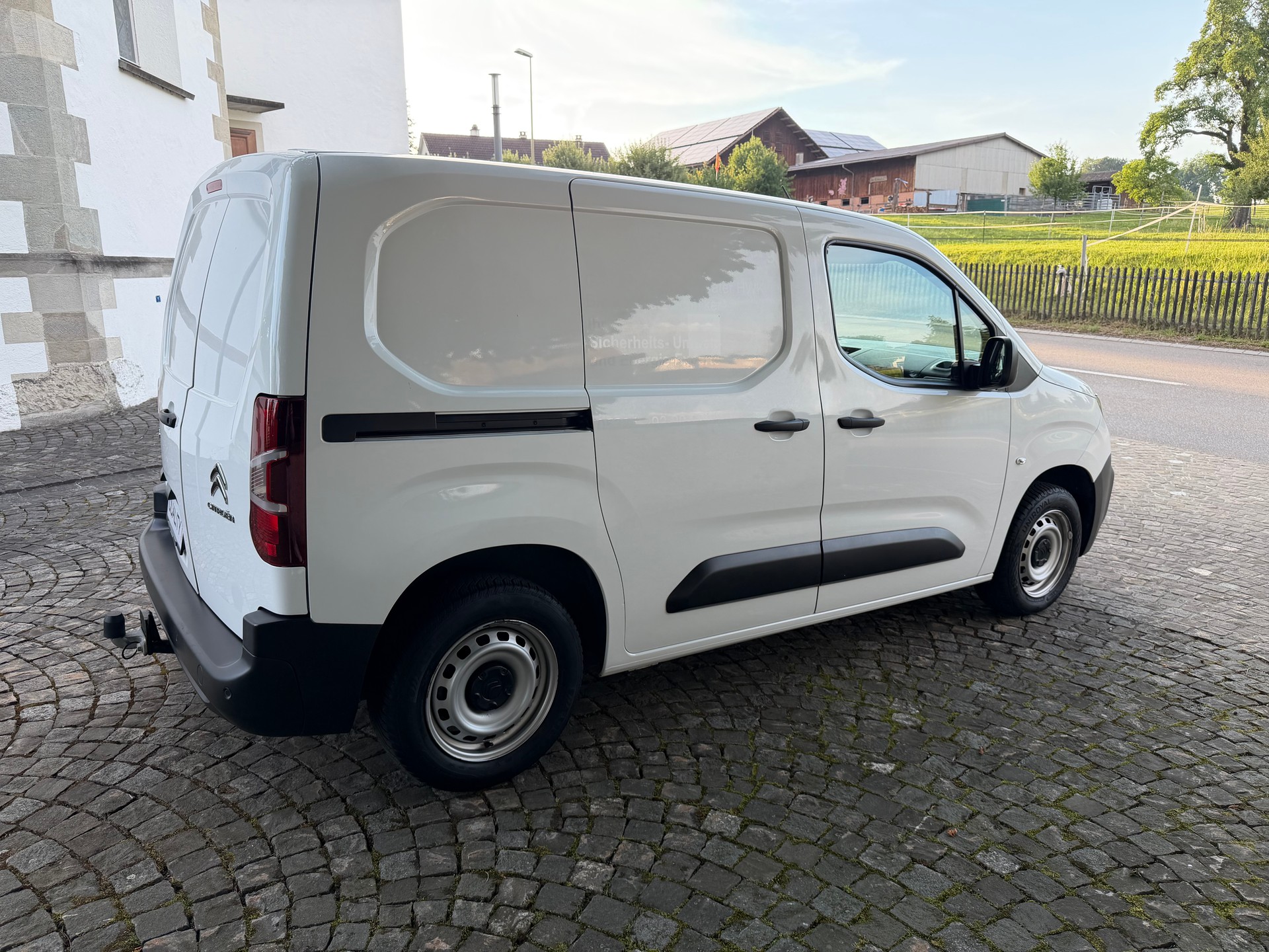 CITROEN Berlingo Van 1.5 Blue HDi 100 / Ab MFK / Service gepflegt/ 36 Monate Garantie/ Anhängerkupplung 1350kg / Klima / Tempomat-image-4