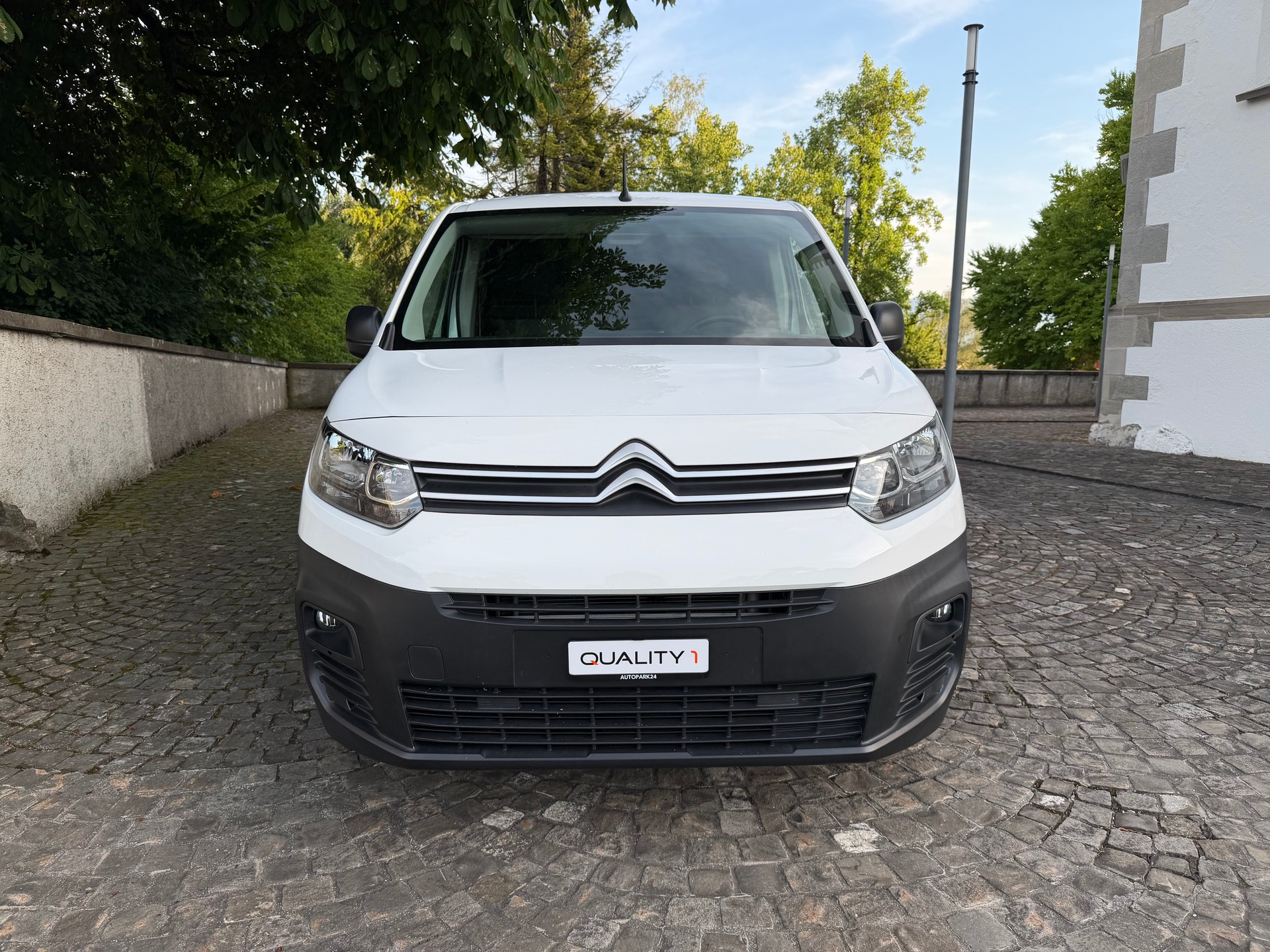 CITROEN Berlingo Van 1.5 Blue HDi 100 / Ab MFK / Service gepflegt/ 36 Monate Garantie/ Anhängerkupplung 1350kg / Klima / Tempomat-image-1