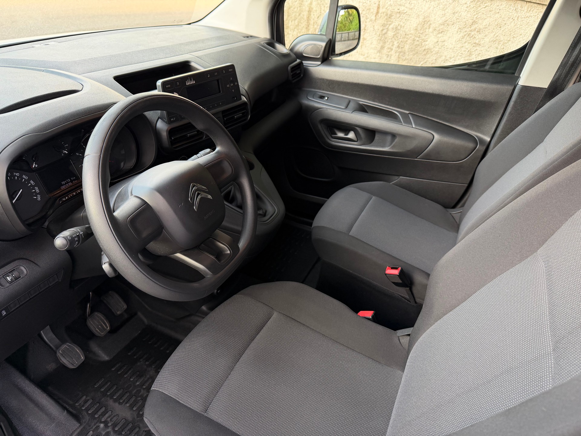 CITROEN Berlingo Van 1.5 Blue HDi 100 / Ab MFK / Service gepflegt/ 36 Monate Garantie/ Anhängerkupplung 1350kg / Klima / Tempomat-image-11
