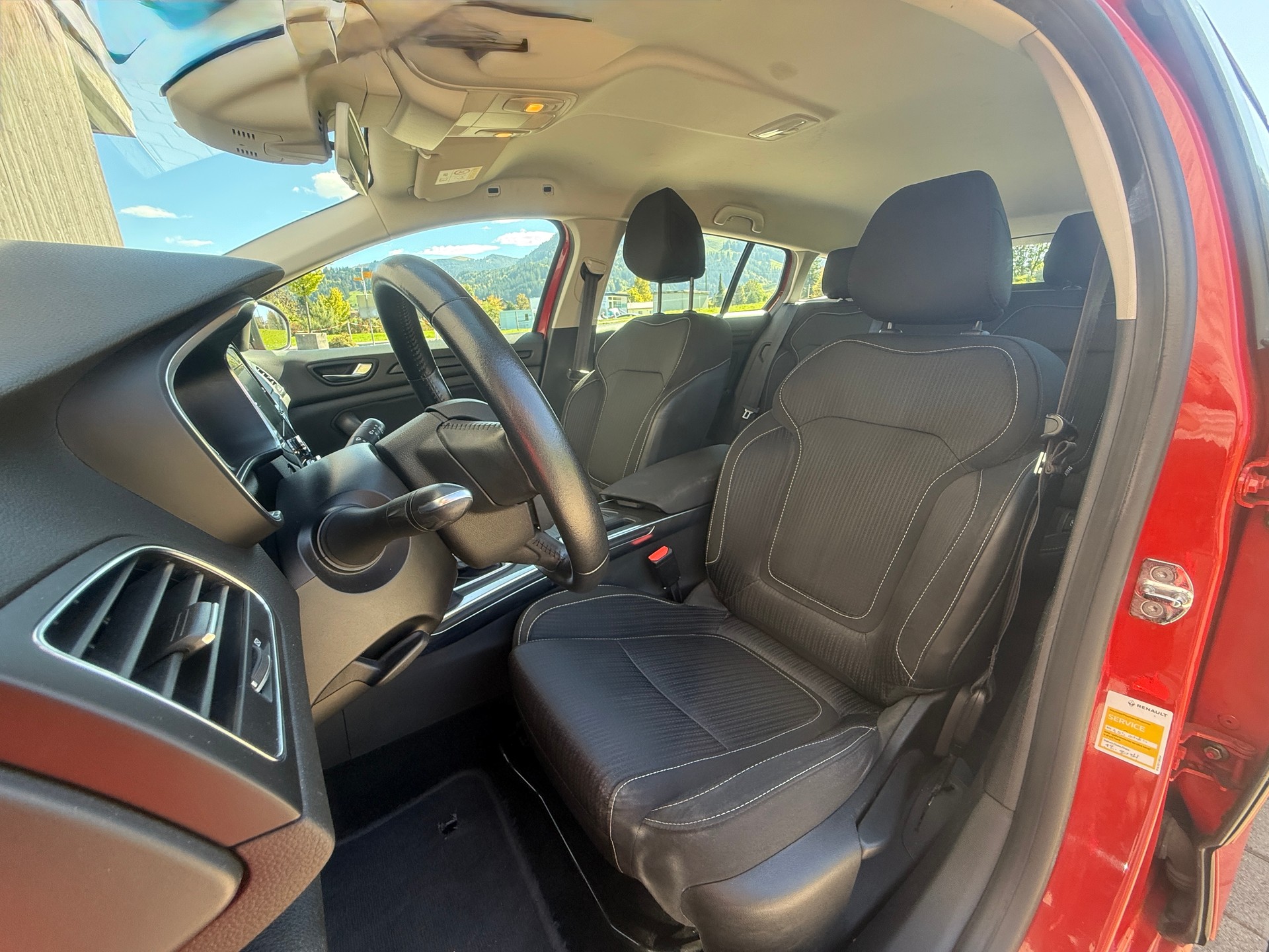 RENAULT Mégane Grandtour 1.5 dCi Business EDC-image-12