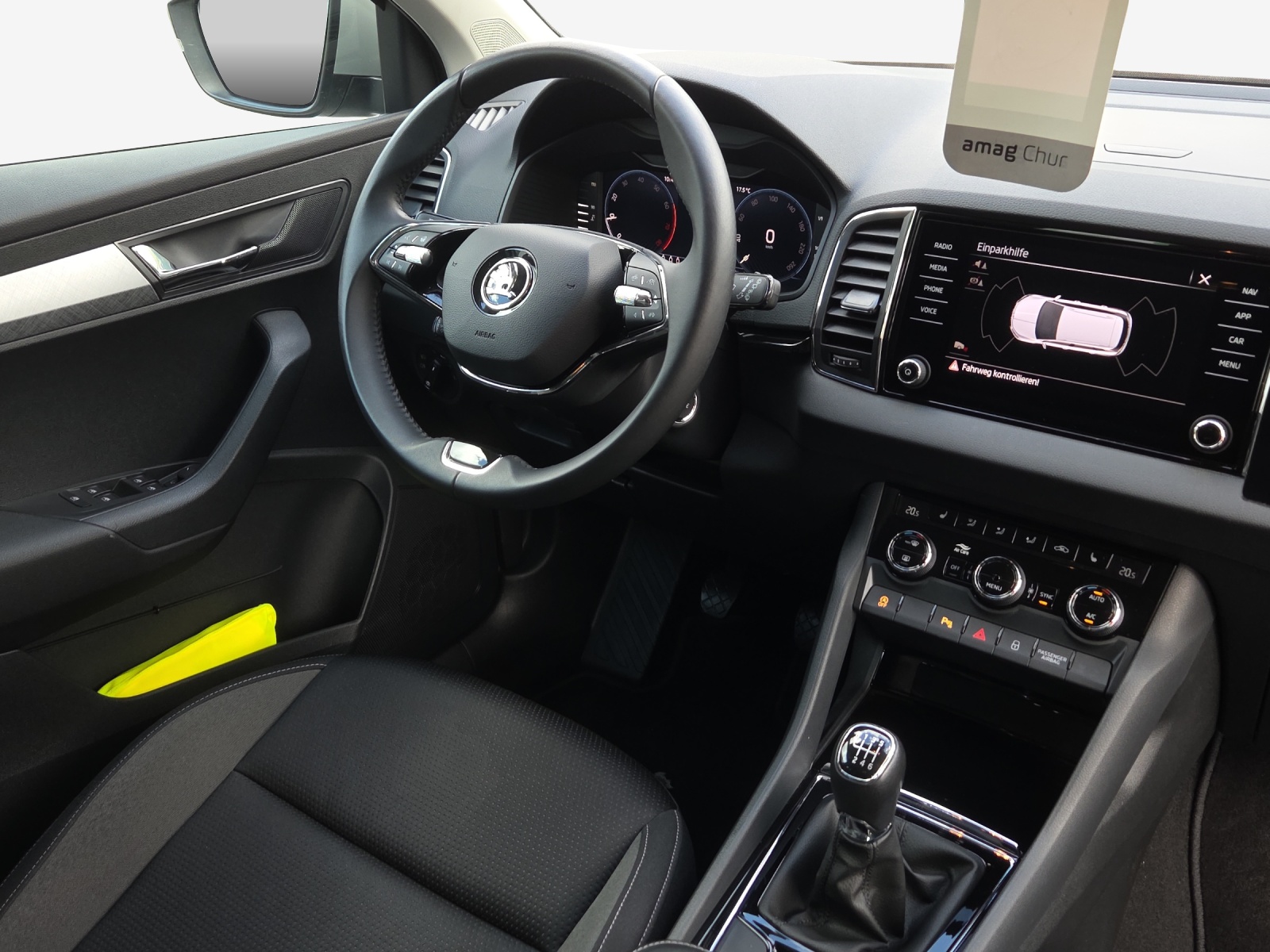 SKODA Karoq 1.0 TSI Ambition-image-13