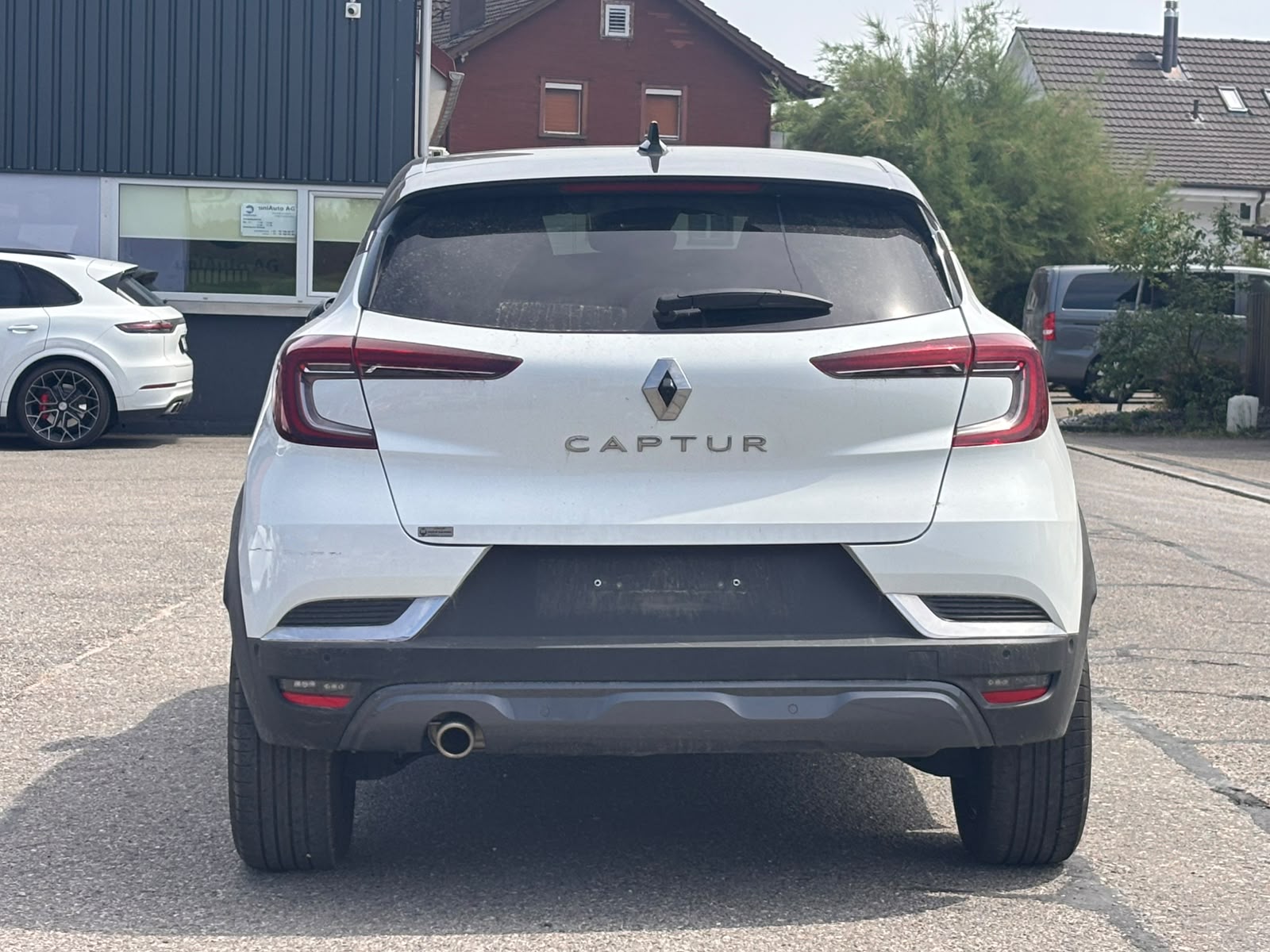 RENAULT Captur 1.3 TCe Initiale EDC-image-5