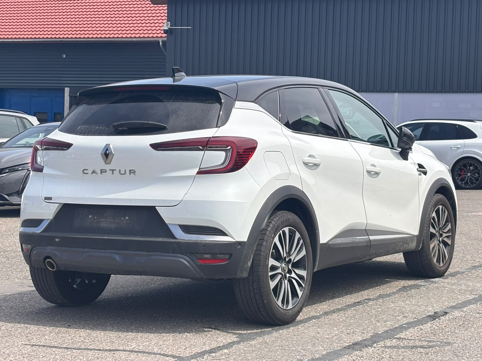 RENAULT Captur 1.3 TCe Initiale EDC-image-4