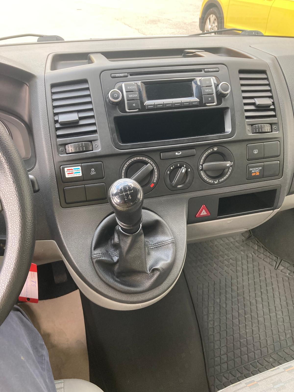 VW T5 2.0 TDI Champion-image-10